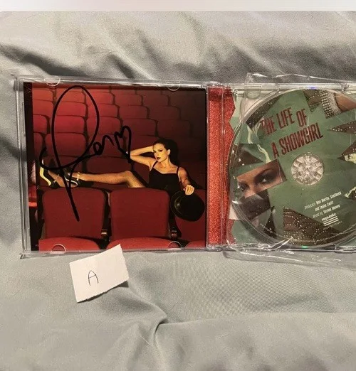 Taylor Swift - The Life of a Showgirl CD + Hand Signed Photo 4 With Heart A, изображение 4