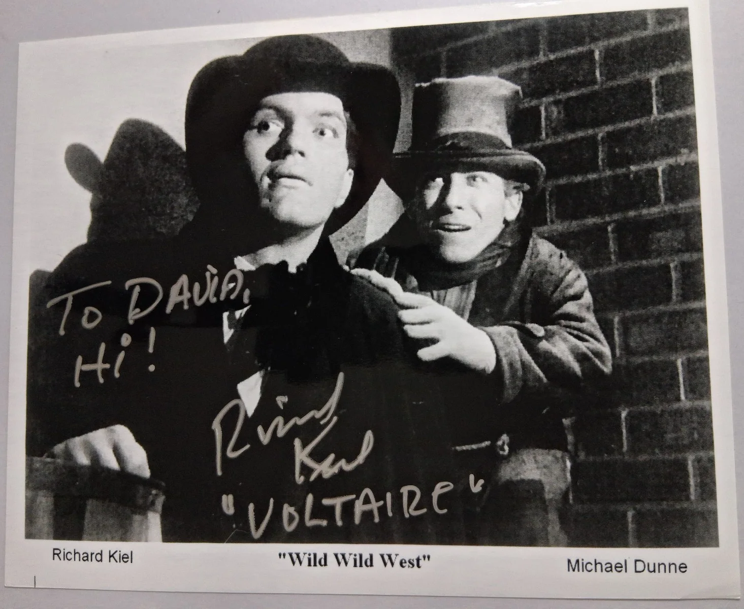 Richard Kiel — Richard Kiel Signed 8x10 B&W Photo “Voltaire” Wild Wild West – Personalized- COA