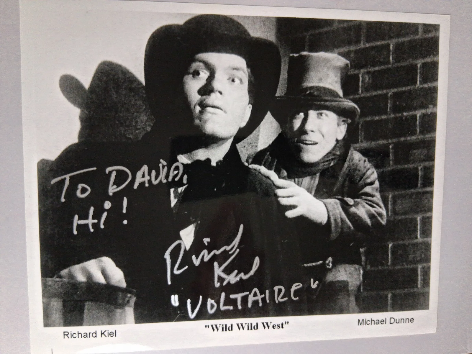 Richard Kiel — Richard Kiel Signed 8x10 B&W Photo “Voltaire” Wild Wild West – Personalized- COA, изображение 2