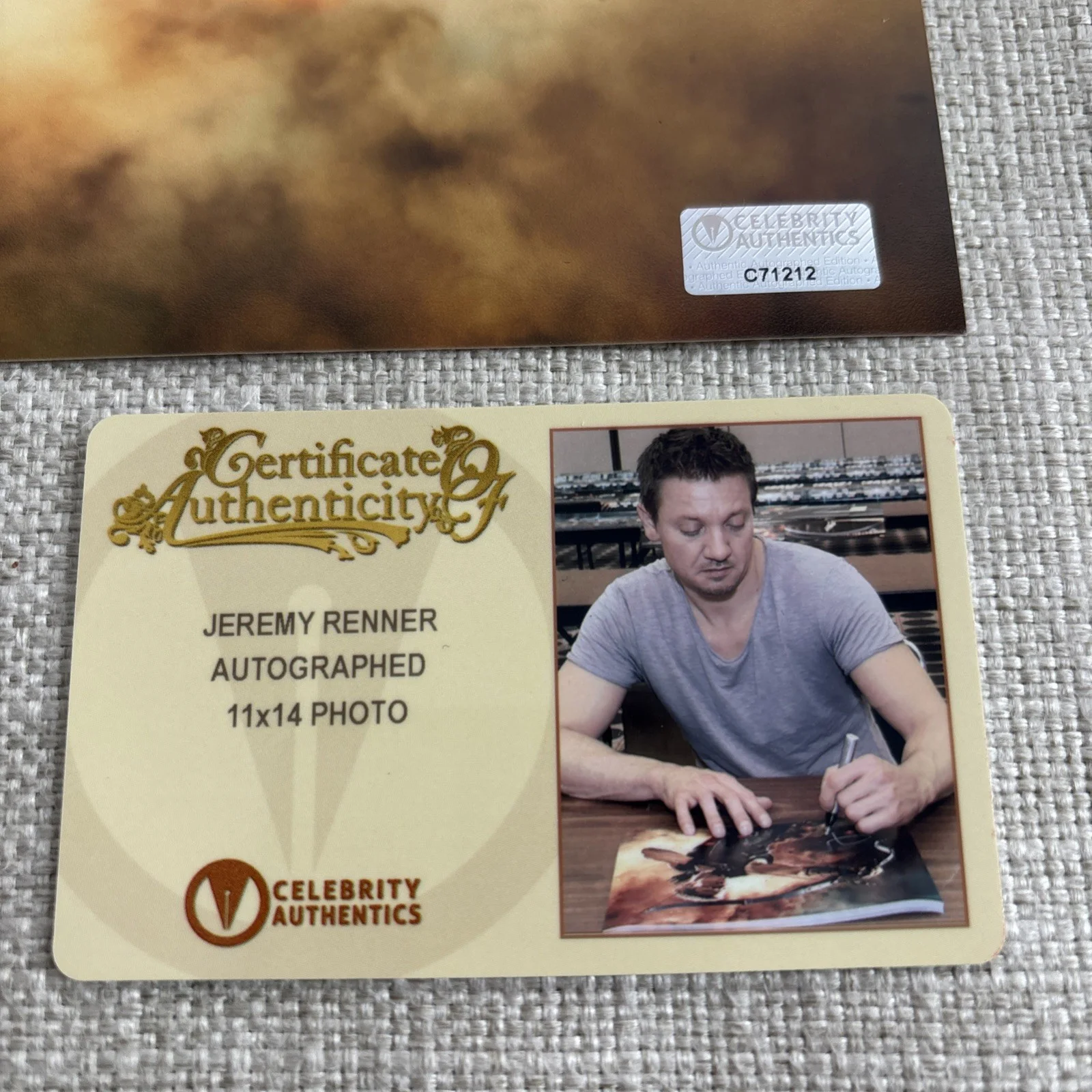 JEREMY RENNER — JEREMY RENNER Autograph Signed 11x14 Photo Celebrity Authentics Certified, изображение 3
