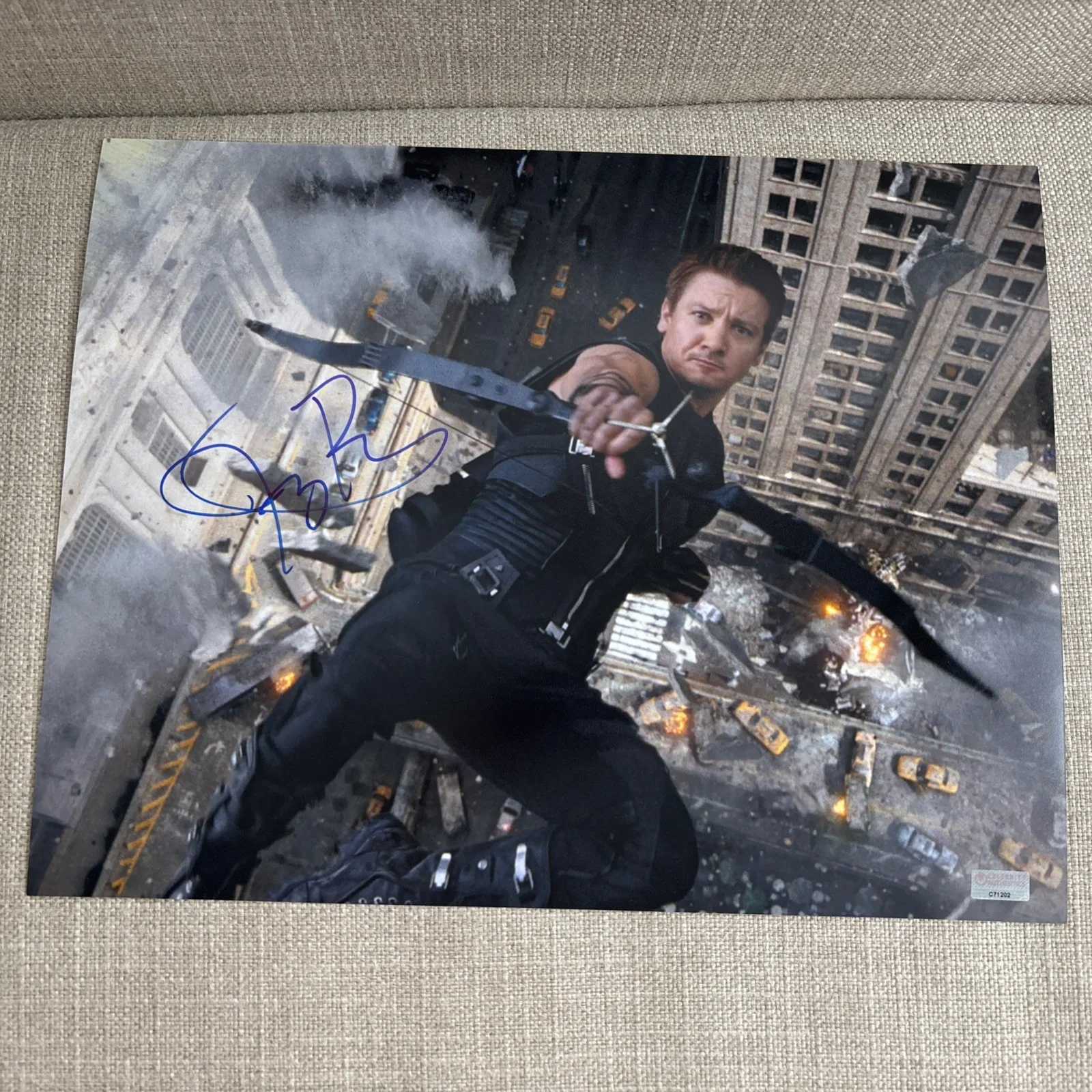 JEREMY RENNER — JEREMY RENNER Autograph Signed 11x14 Photo Celebrity Authentics Certified, изображение 4