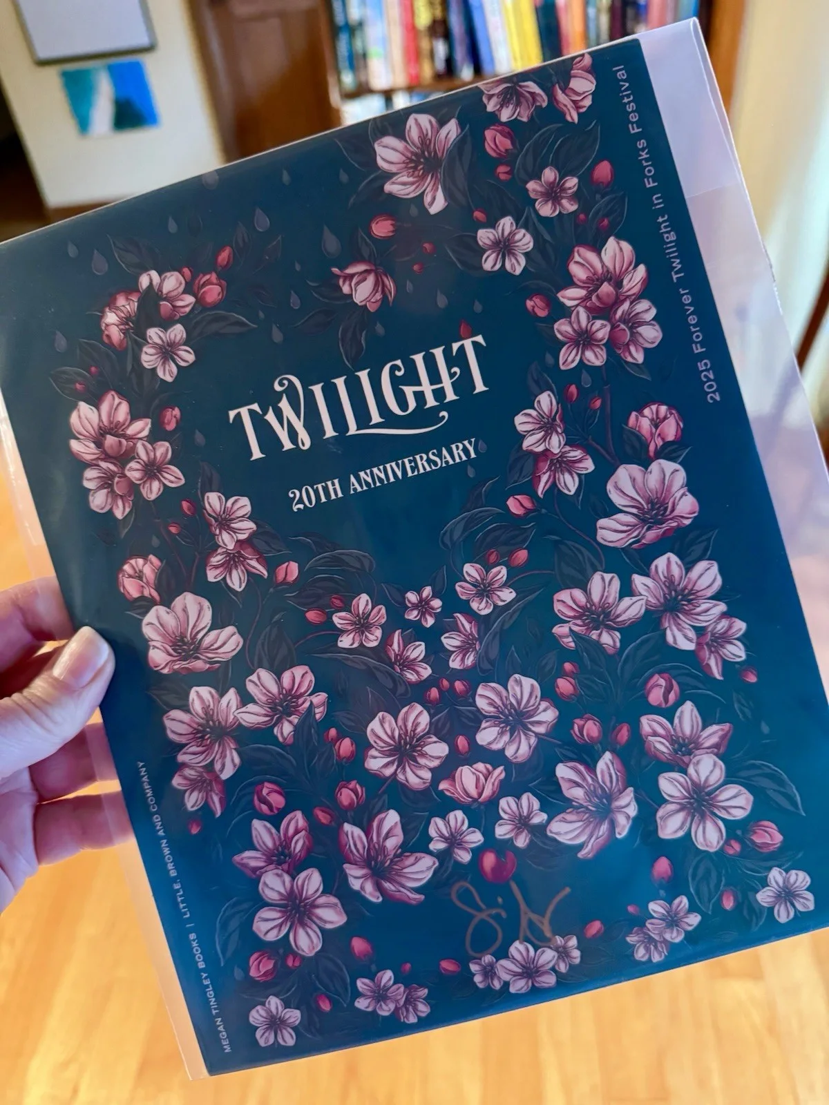 VERY RARE 20th Anniversary Twilight Autographed By Stephenie Meyer Sealed, image 2
