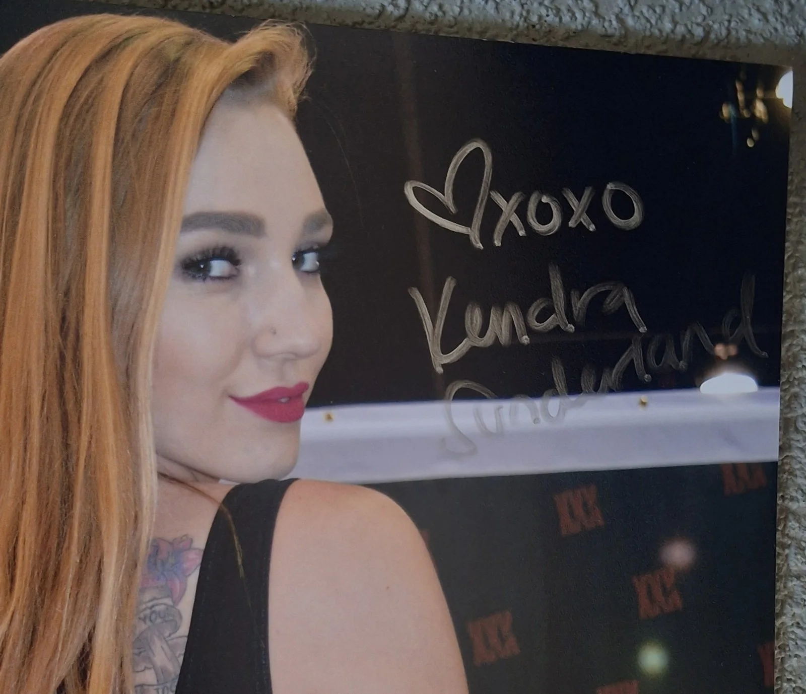 Kendra SUNDERLAND Signed 8x12" PHOTO #8 - Over the shoulder, image 2