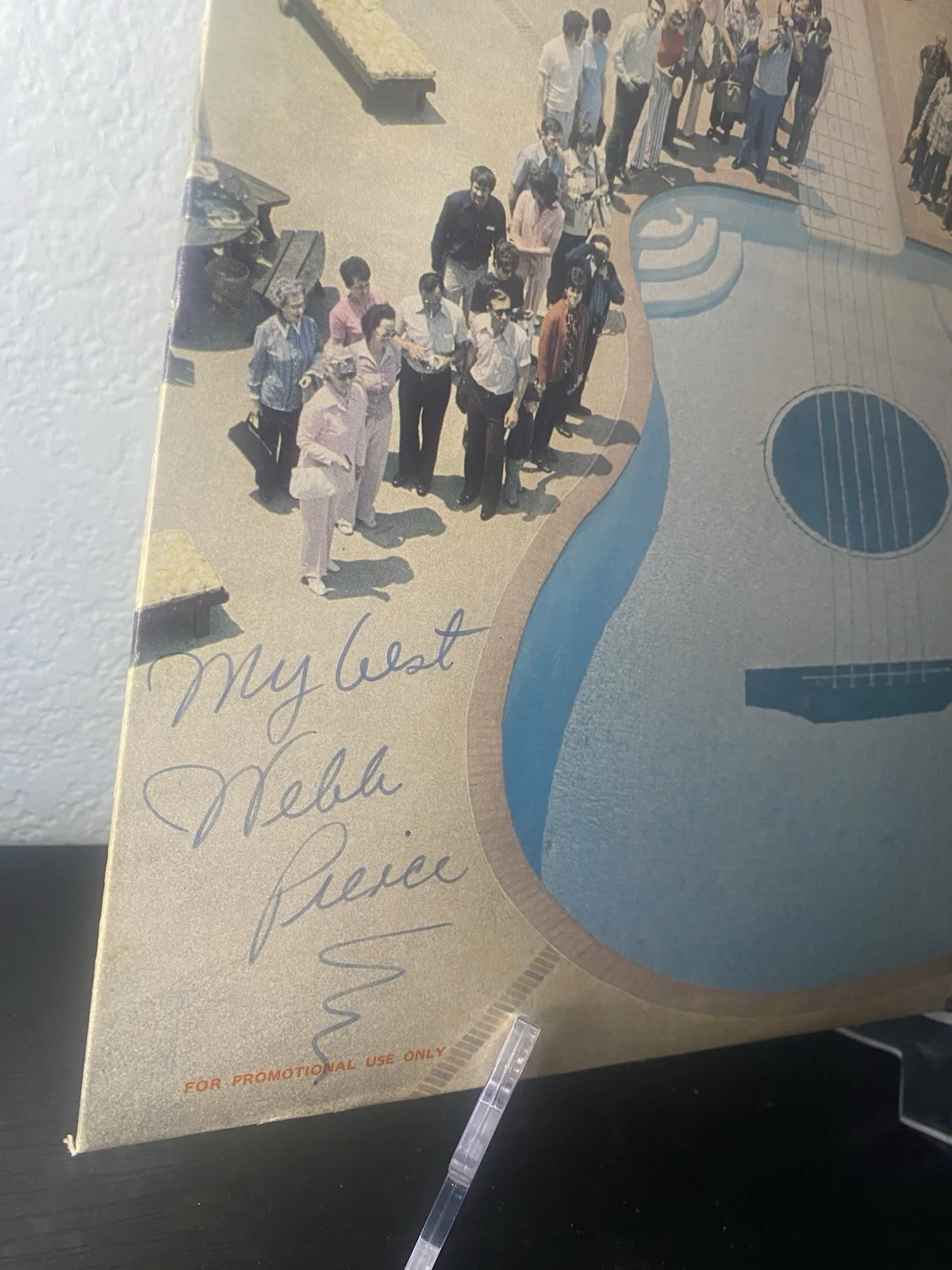 Country Music Legend Webb Pierce signed Album Cover Guitar Shape Pool, изображение 2