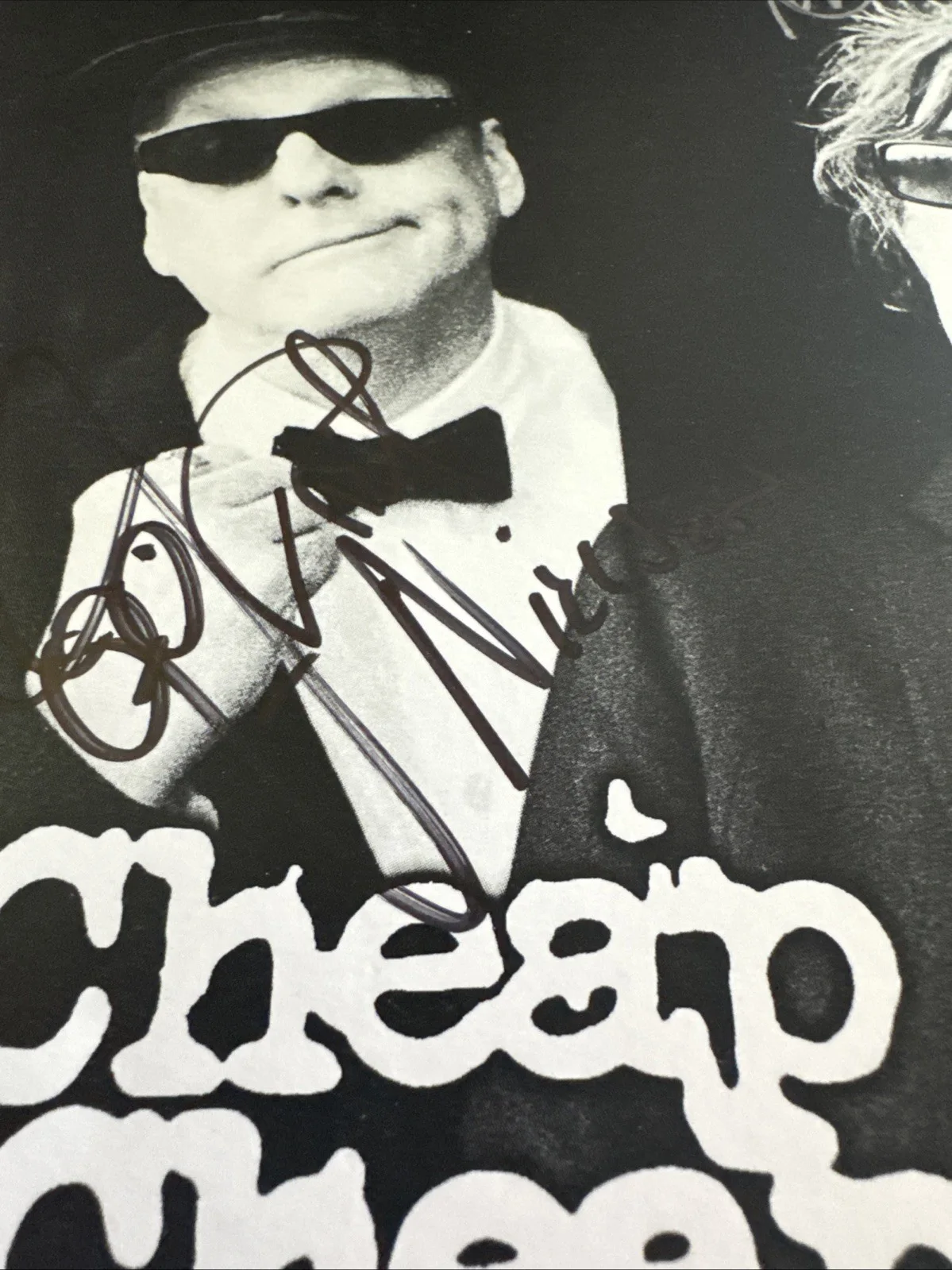 CHEAP TRICK FULL BAND SIGNED 8x10 PHOTO AUTOGRAPH AUTHENTIC, image 3