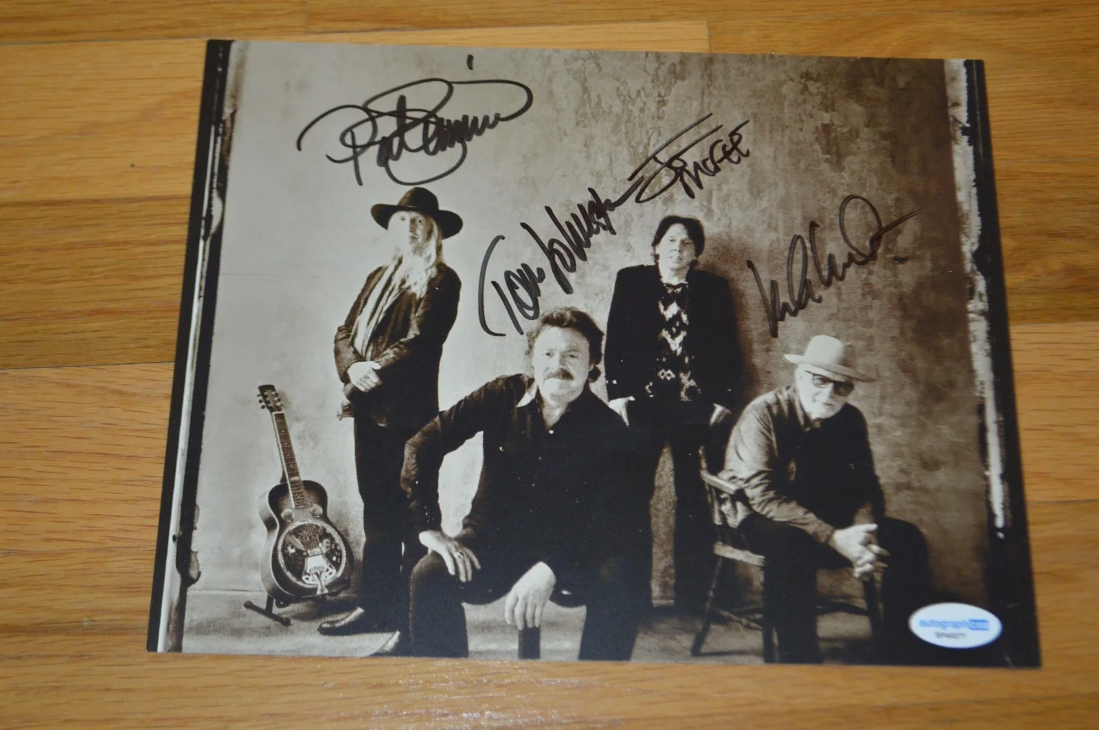 The Doobie Bothers Band Autographed "Walk This Road" 8x10 Photo w/ AUTOGRAPH LOA, изображение 2