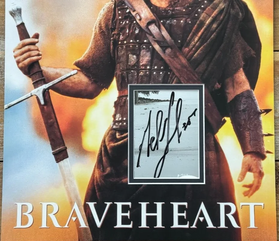 Mel Gibson — MEL GIBSON Signed Autographed 16x12 BRAVEHEART Custom Display JSA COA, image 2
