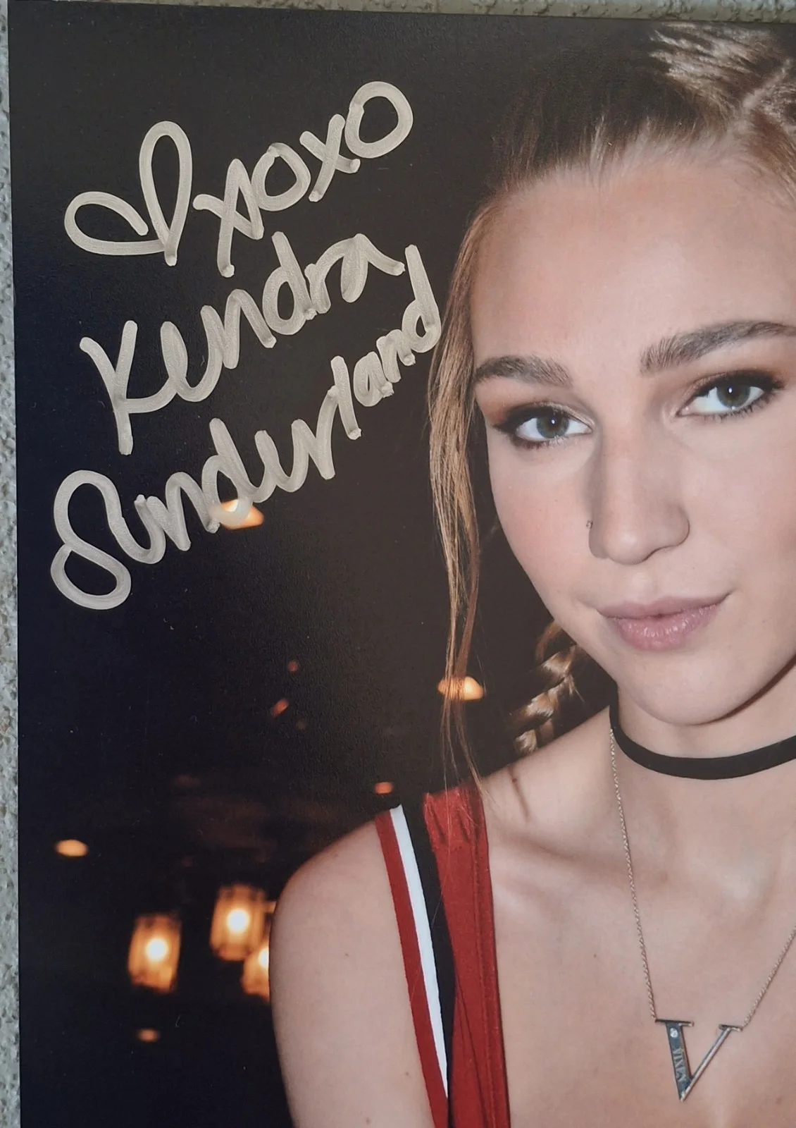 Kendra SUNDERLAND Signed 8x12" PHOTO #2 - Impressive Cleavage, image 2