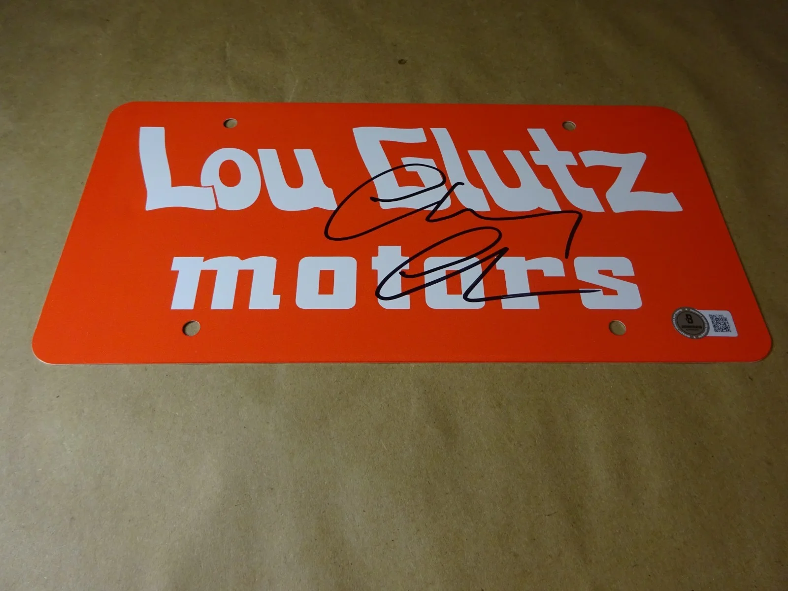 Chevy Chase — Signed Chevy Chase Autographed Lou Glutz Vacation License Plate Beckett BAS COA, image 2