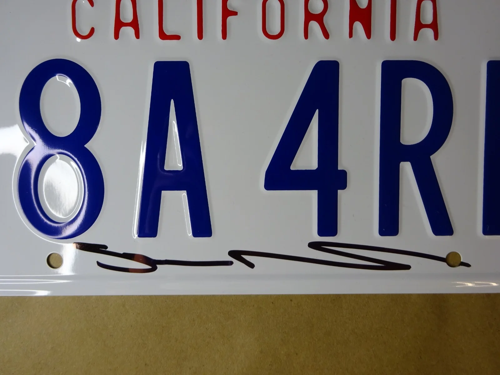 Shannen Doherty — Signed Shannen Doherty Autographed License Plate Beverly Hills 90210 JSA COA, image 4