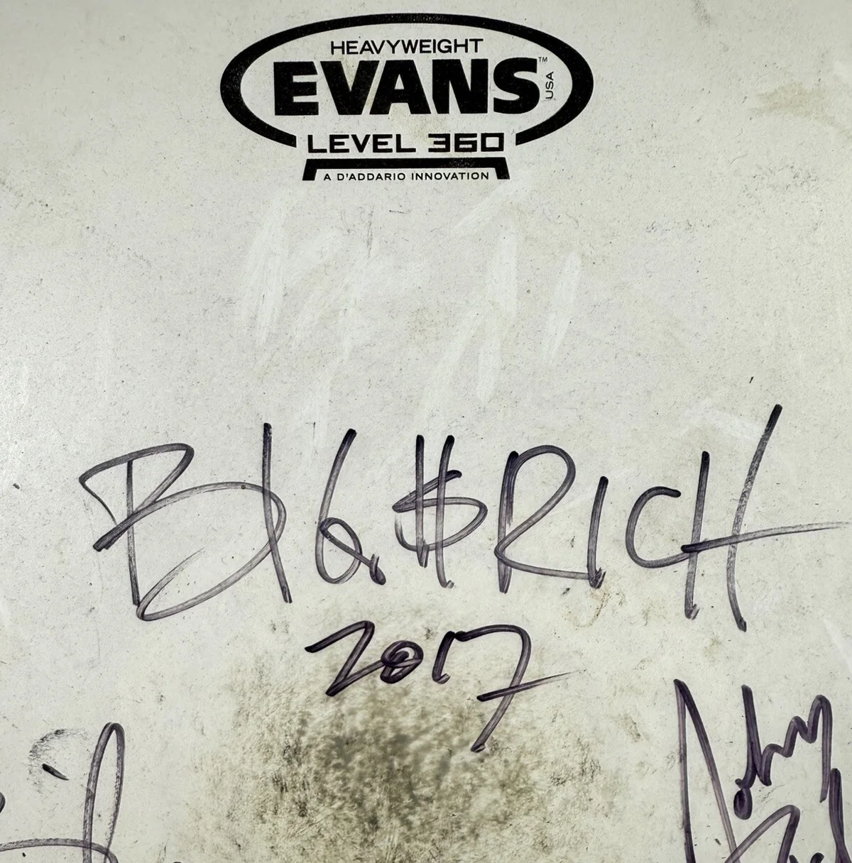 Autographed Big & Rich 2017 Big Kenny & John Rich Signed Evans Drum Head - 14”, изображение 4