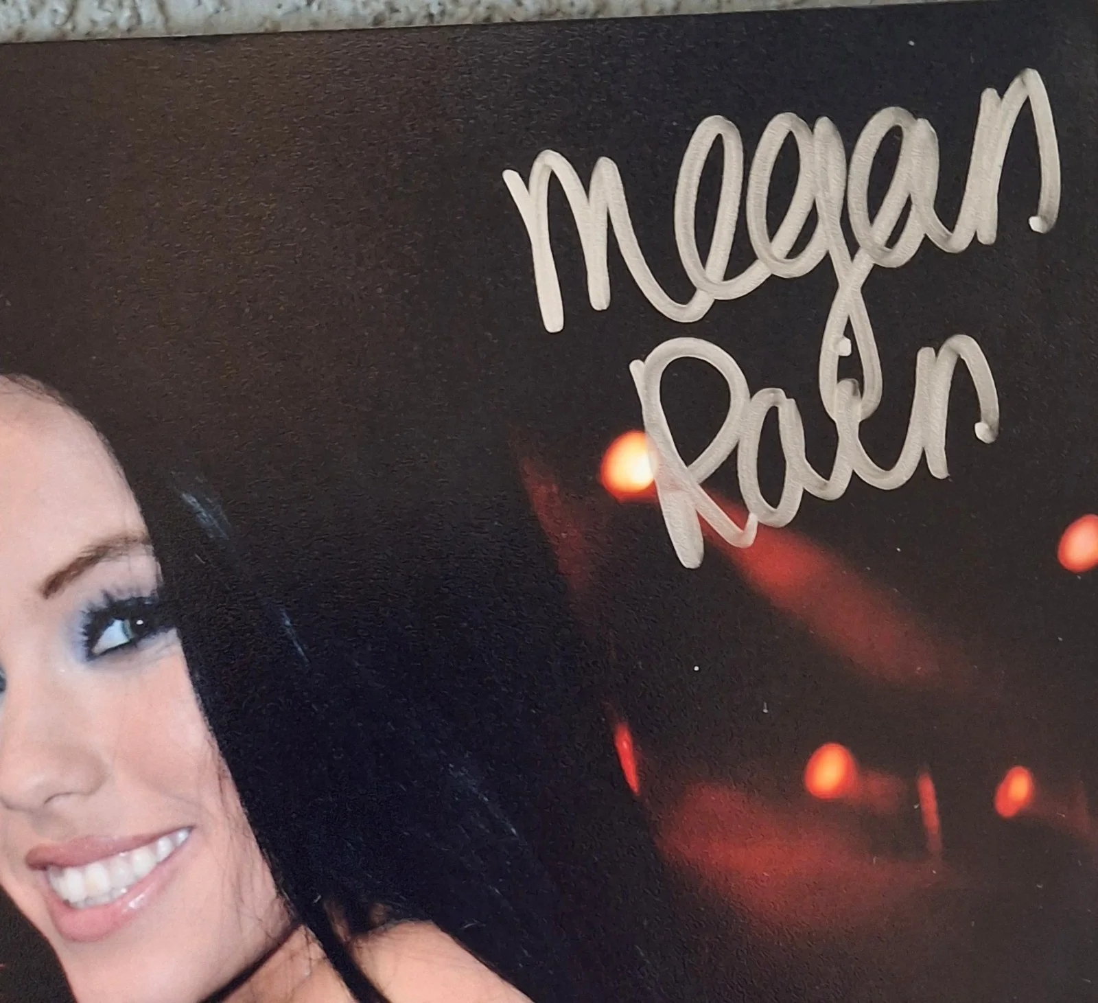 Adriana CHECHIK + Megan RAIN Signed 8x12" PHOTO - Take A Seat, изображение 2