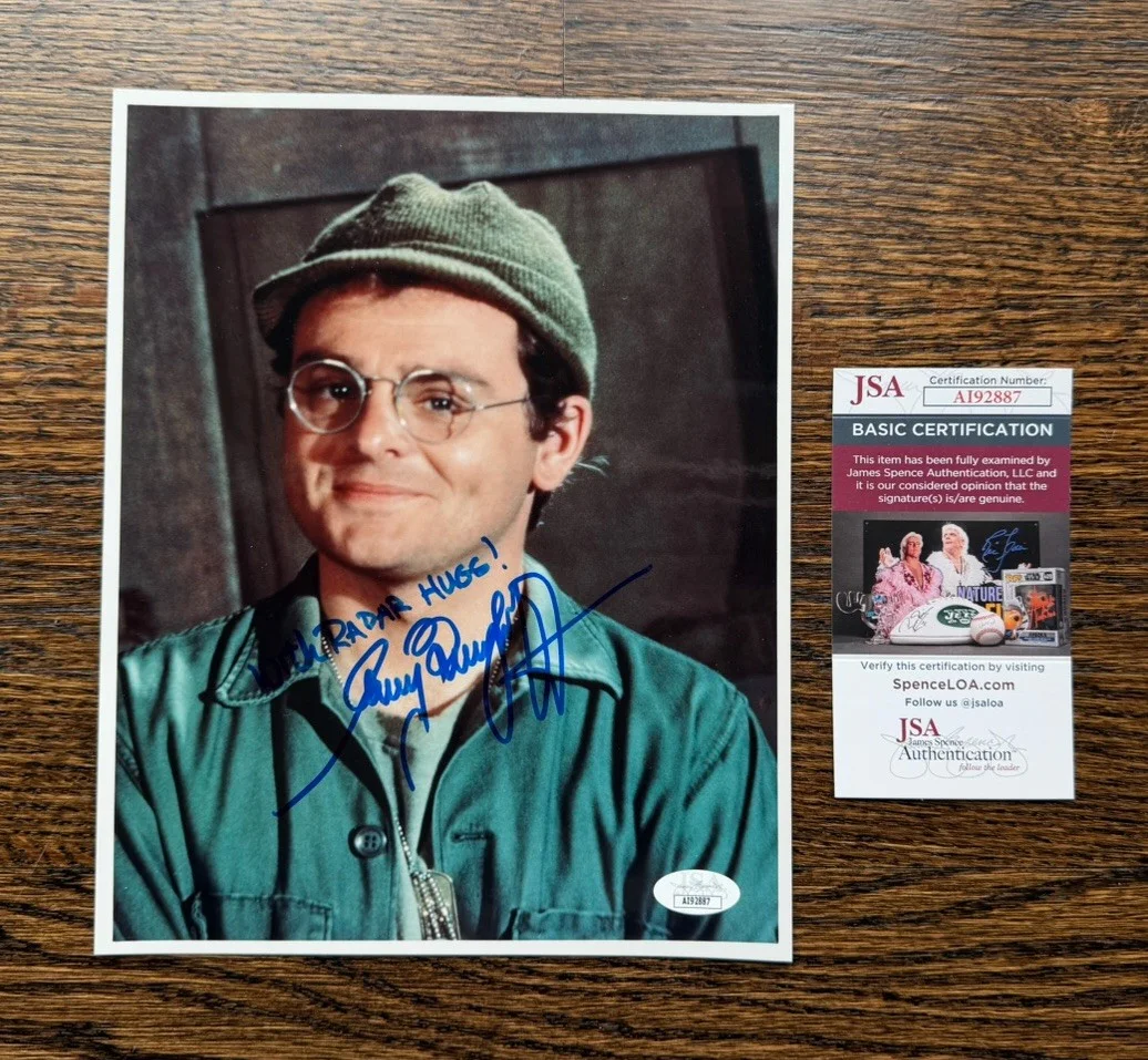 Gary Burghoff — GARY BURGHOFF "RADAR” AUTOGRAPHED MASH HAND SIGNED 8X10 PHOTO JSA COA, image 2