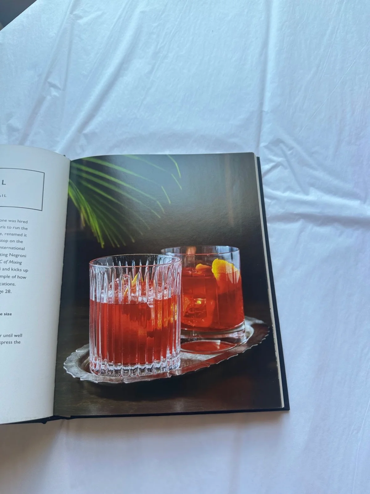 Downton Abbey Official Cocktail Book hard cover, изображение 3