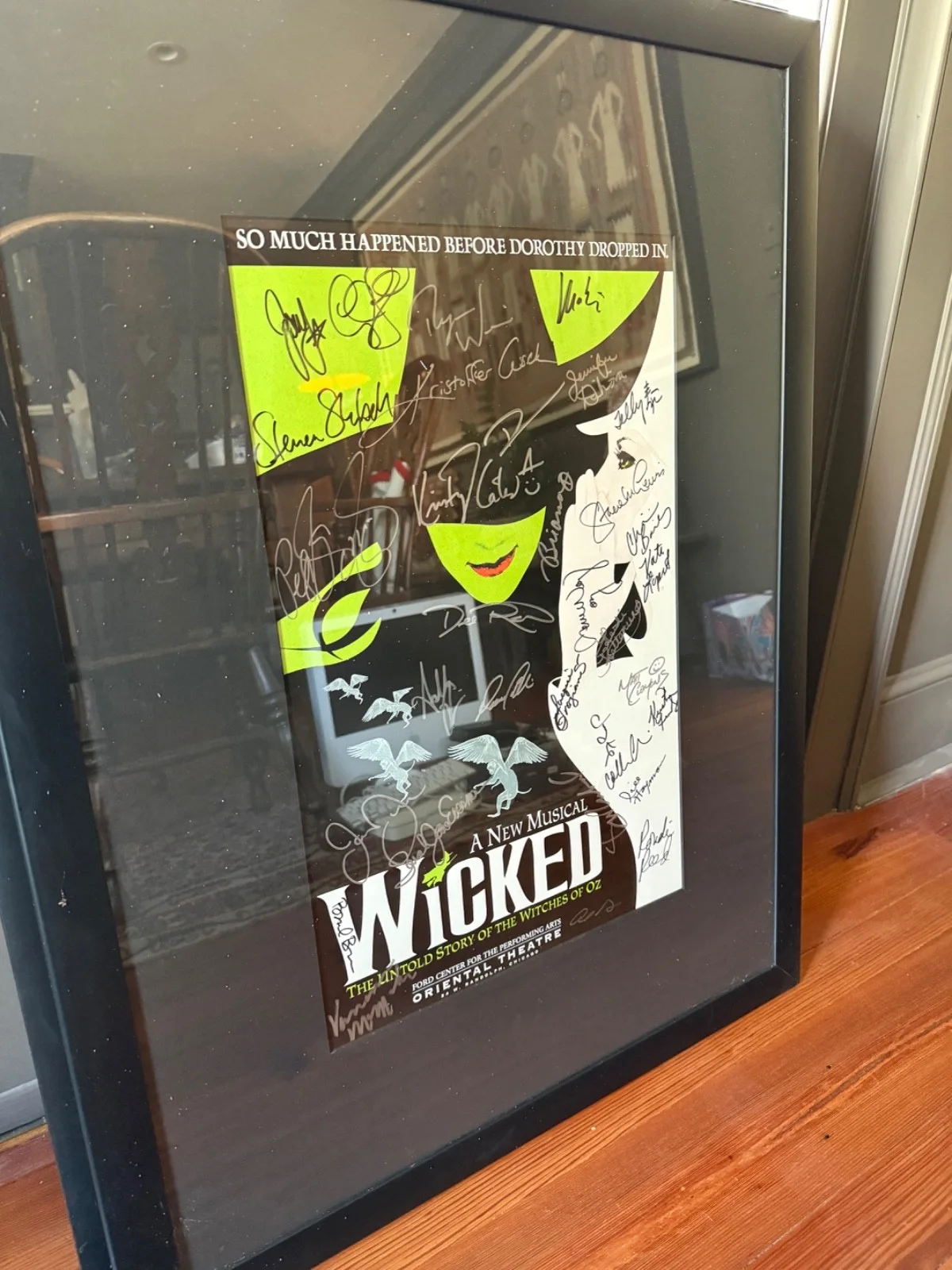 Entire Cast — SIGNED Wicked Poster Chicago Cast Oriental Theatre, Chicago framed excellent con, изображение 2