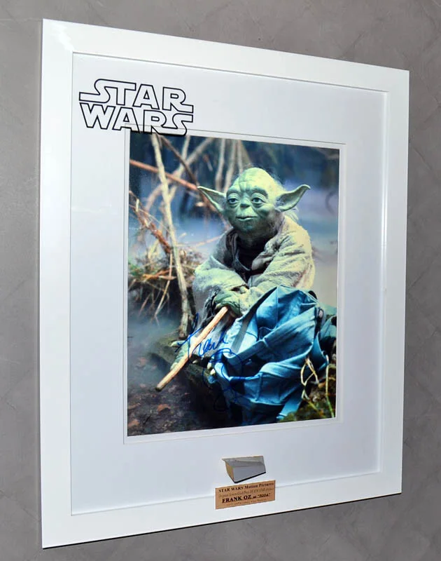 FRANK OZ Yoda Signed Rare STAR WARS IV Screen-Used Prop DEATH STAR COA Frame DVD, изображение 2