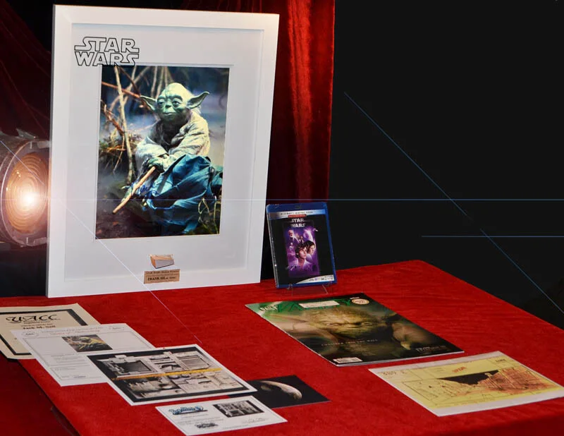 FRANK OZ Yoda Signed Rare STAR WARS IV Screen-Used Prop DEATH STAR COA Frame DVD, изображение 3