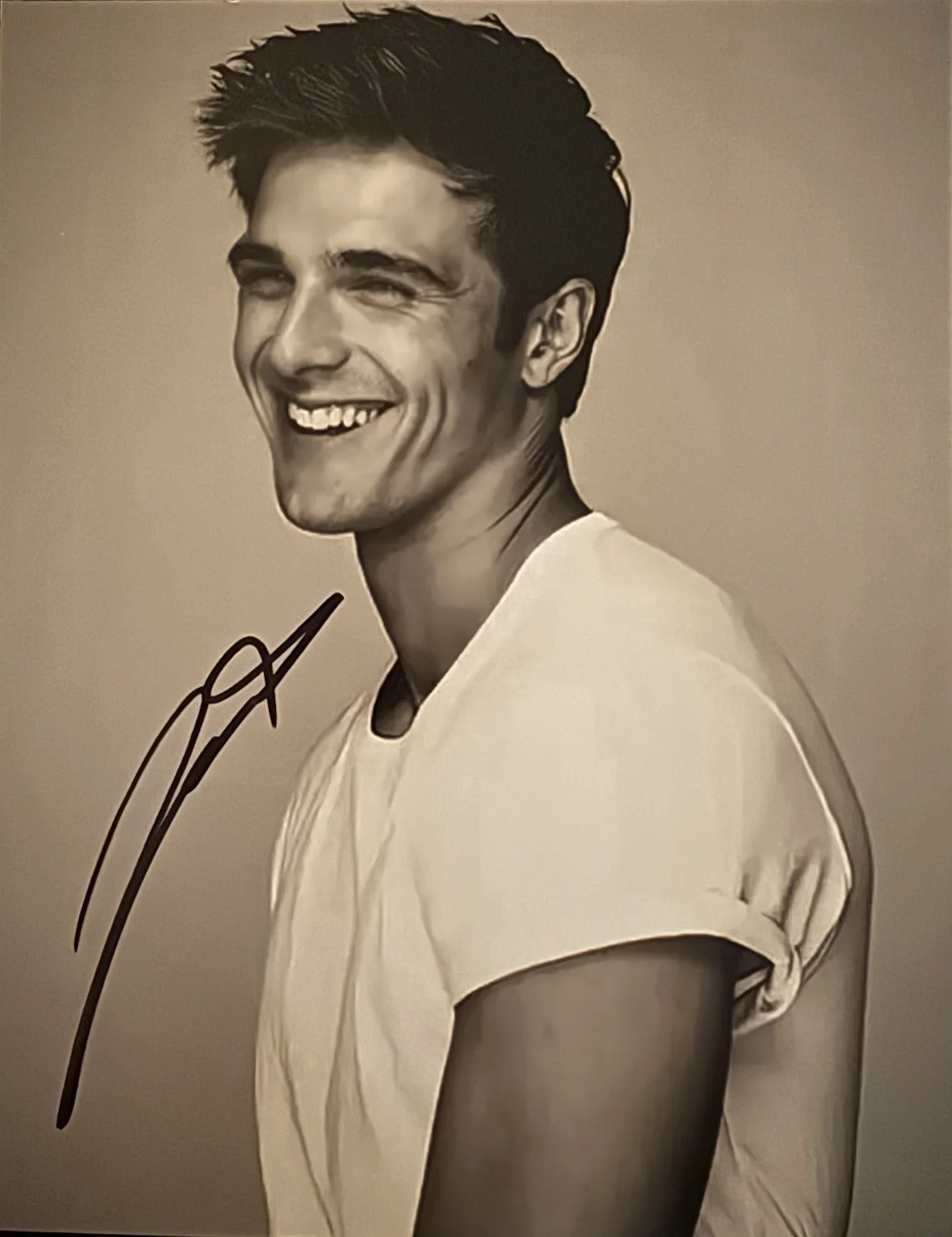 Jacob Elordi — Jacob Elordi Signed Autographed 8x10 Sexy Male Model Actor