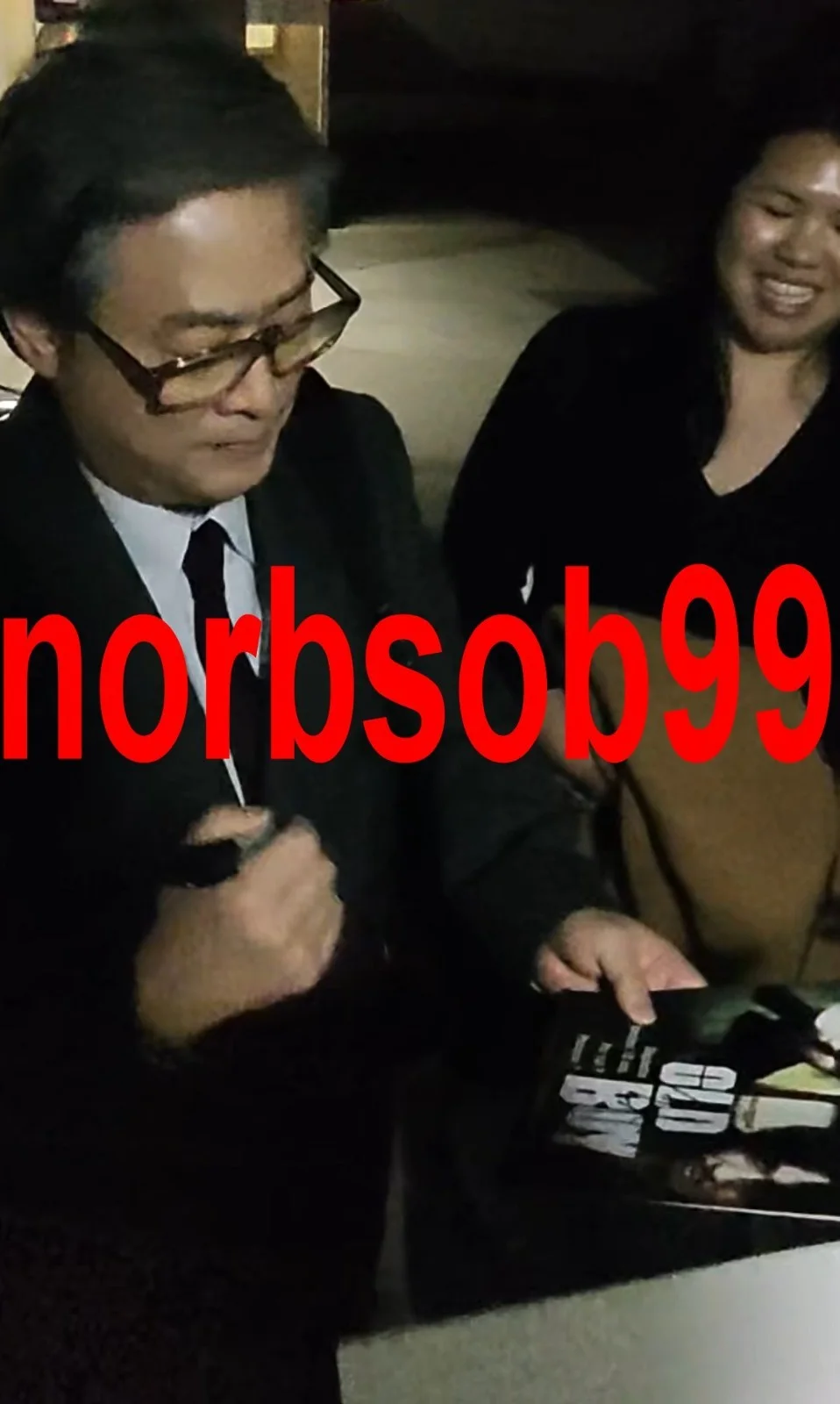PARK CHAN-WOOK SIGNED OLD BOY 8x10 PHOTO w/EXACT VIDEO PROOF & AUTOGRAPH COA, изображение 4