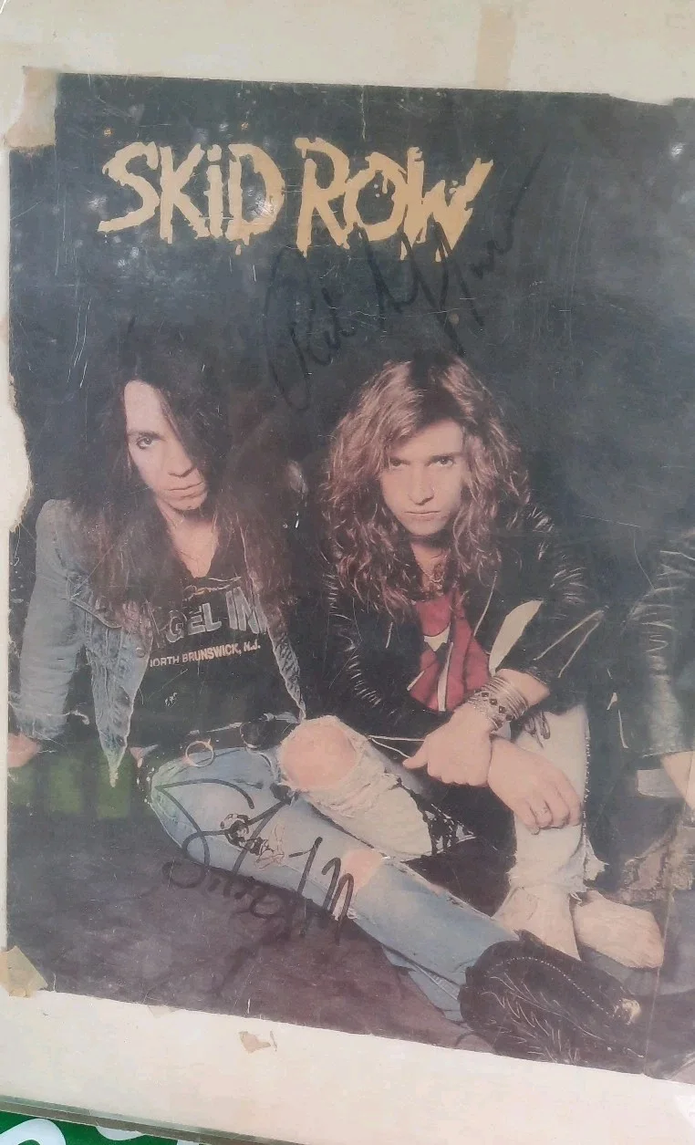 Skid Row 1980s Magazine Poster Autographed By All The Band Vintage Authentic, изображение 4