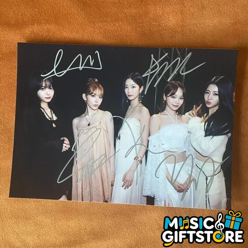 LE SSERAFIM Group Autographed Signed Photo K-POP Collection 4*6 2024A #MUGS, изображение 4
