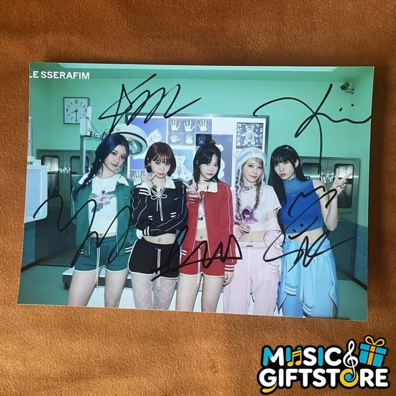 LE SSERAFIM Group Autographed Signed Photo K-POP Collection 4*6 2024B #MUGS, image 3