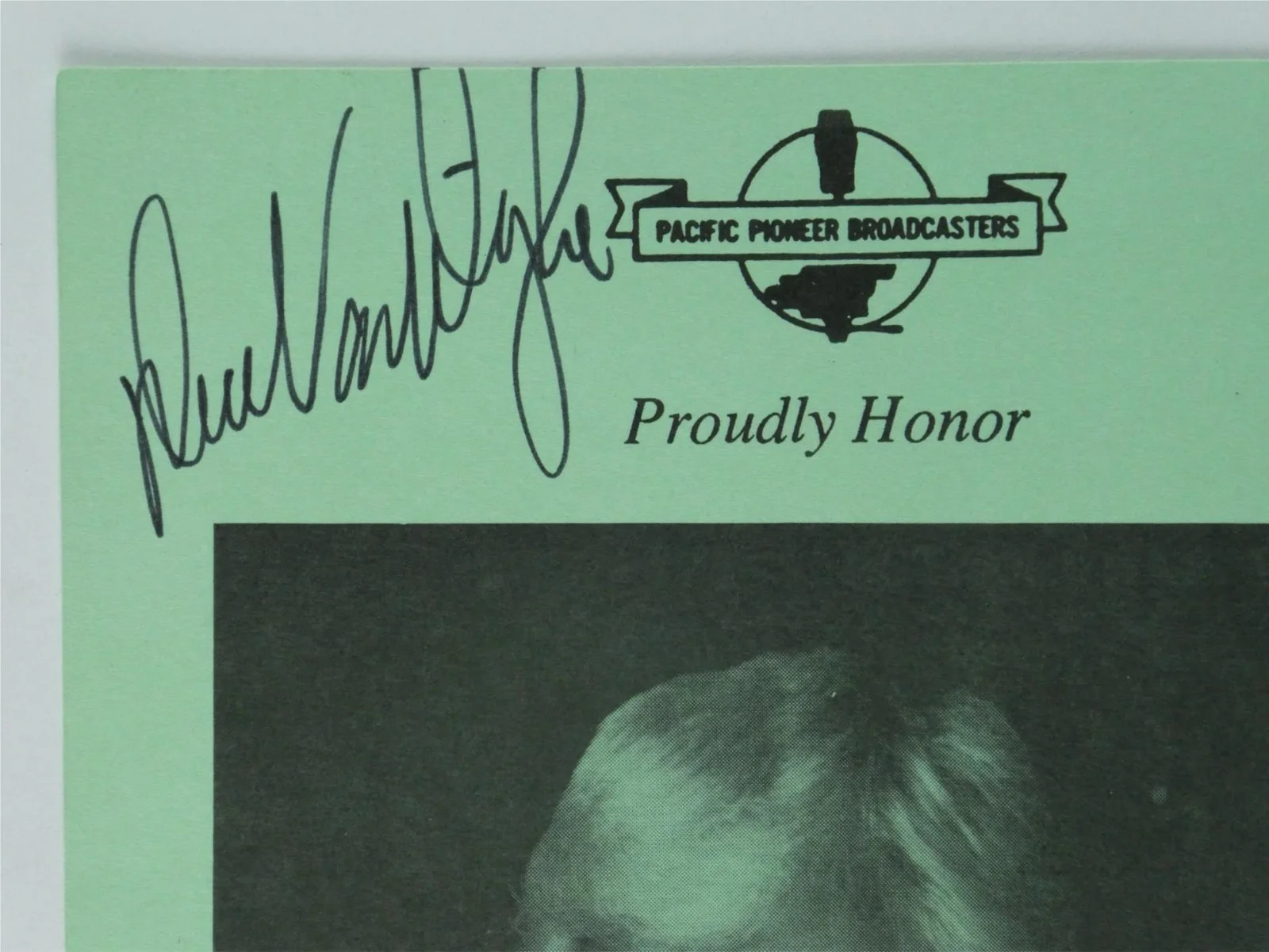 Dick Van Dyke — Dick Van Dyke Signed 5.5x8.5 Promo Flyer Pacific Pioneer Broadcasters JSA COA, изображение 3