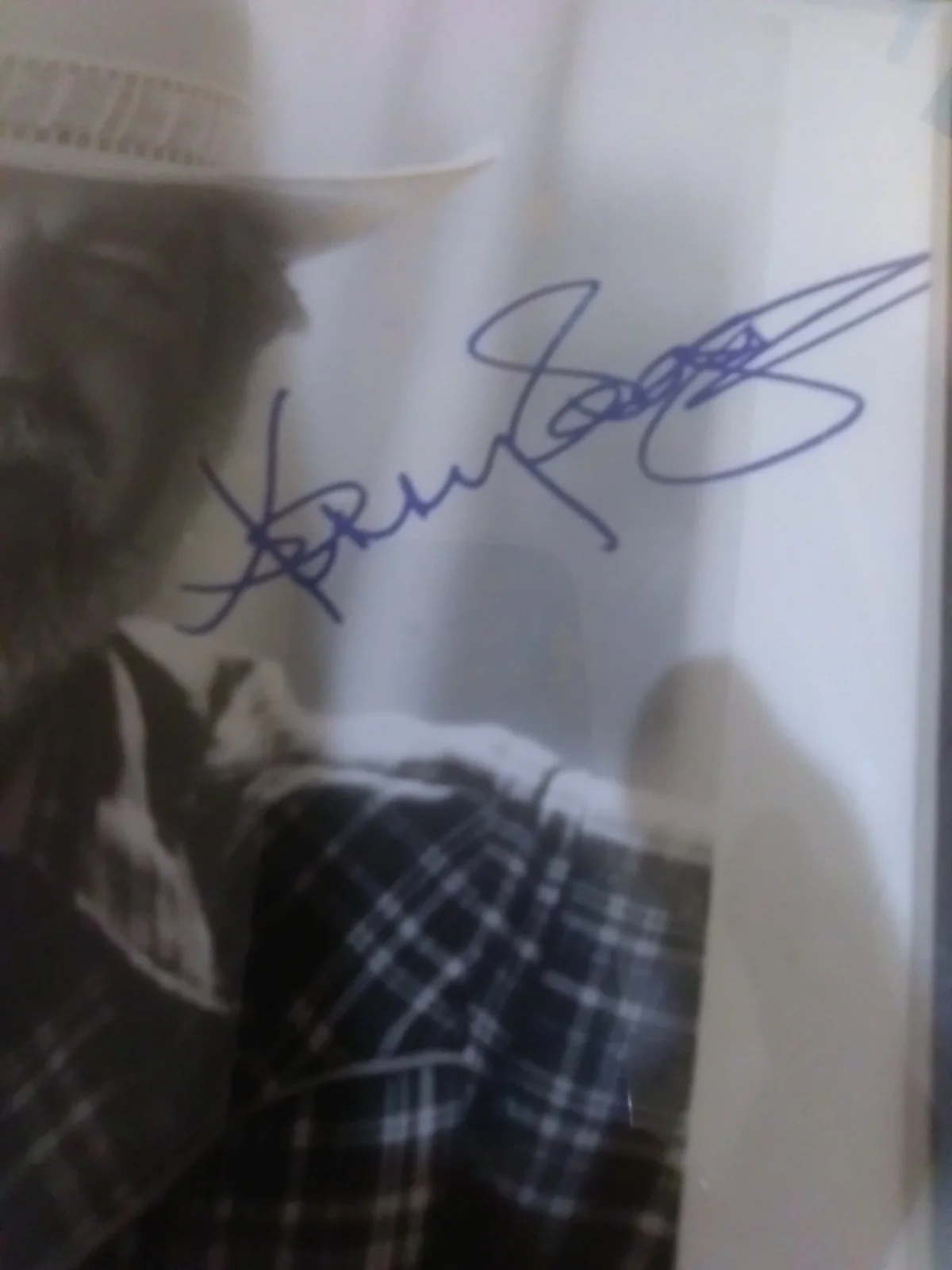 KENNY RODGERS 8X10 B/W AUTOGRAPED PHOTOGRAPH, изображение 2
