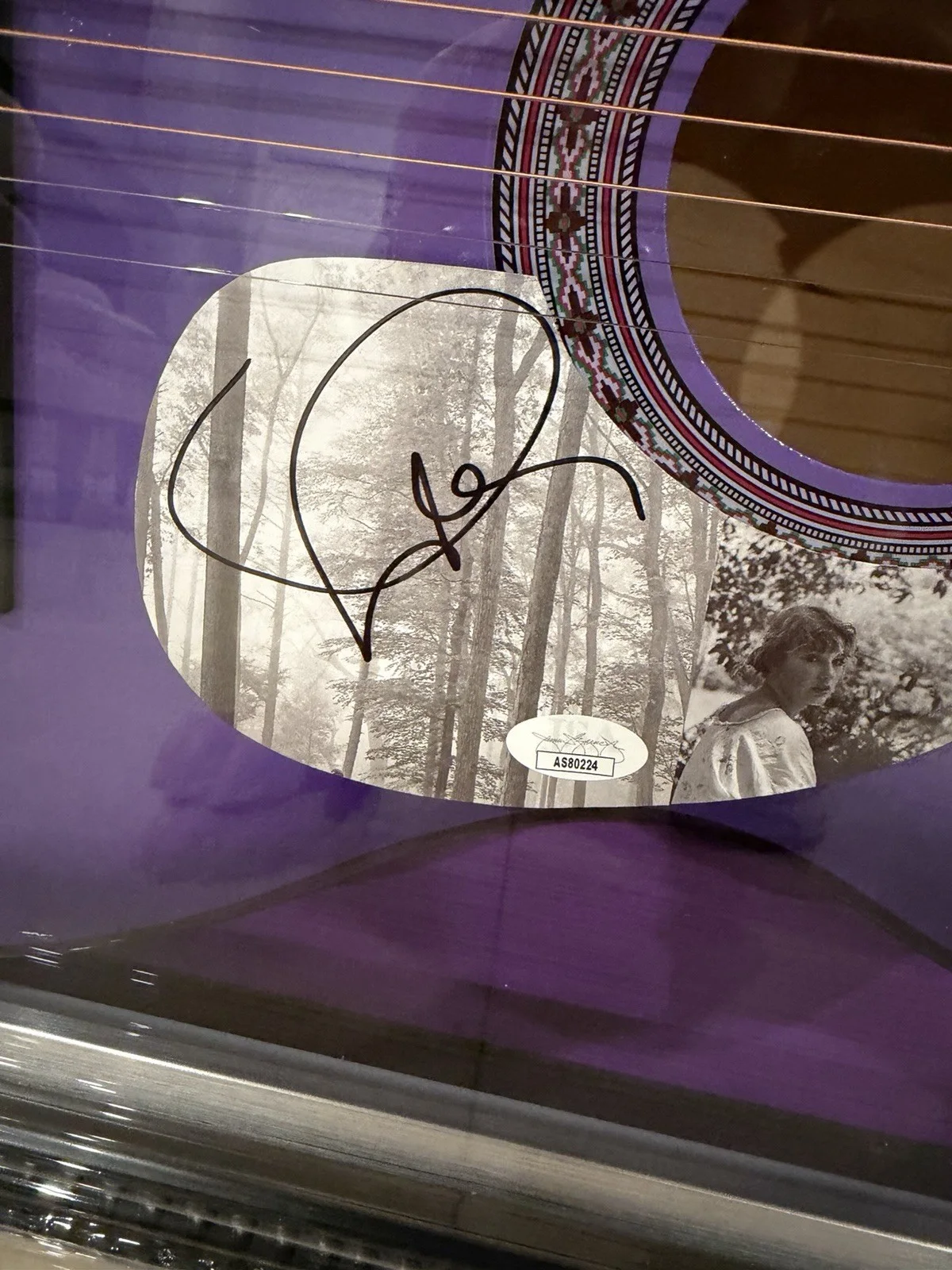 Taylor Swift Signed Purple Acoustic Guitar Beckett Authenticated, image 3