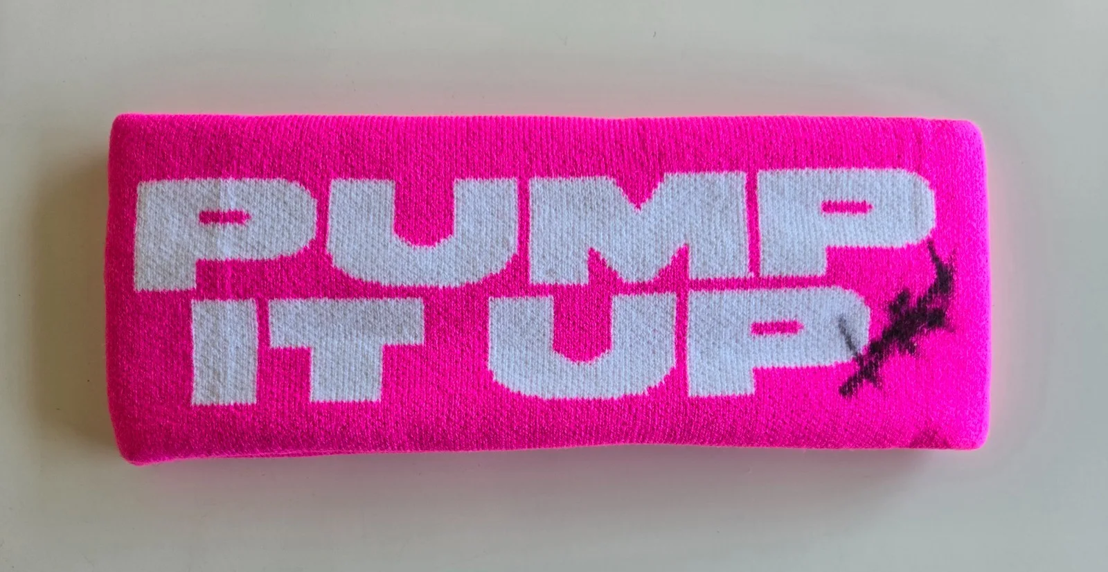 Coralie Fargeat — The Substance Pump It Up Headband Signed by Coralie Fargeat & Activator Pen, изображение 3