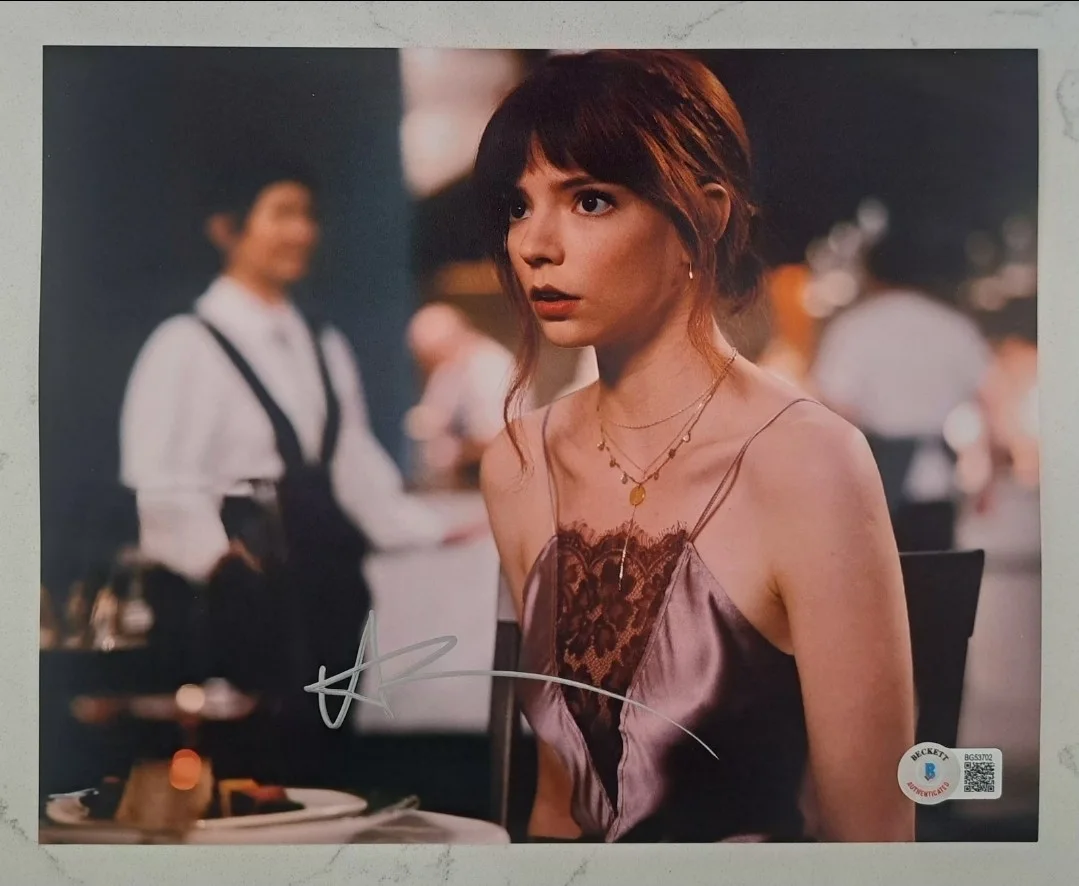 *ANYA TAYLOR-JOY* Autographed / Signed "The Menu" Premium 8x10 Photo Beckett BAS, изображение 2