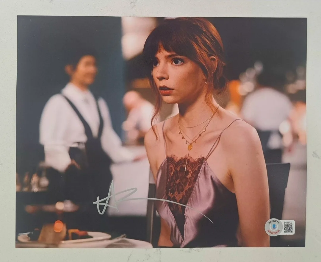 *ANYA TAYLOR-JOY* Autographed / Signed "The Menu" Premium 8x10 Photo Beckett BAS, изображение 3
