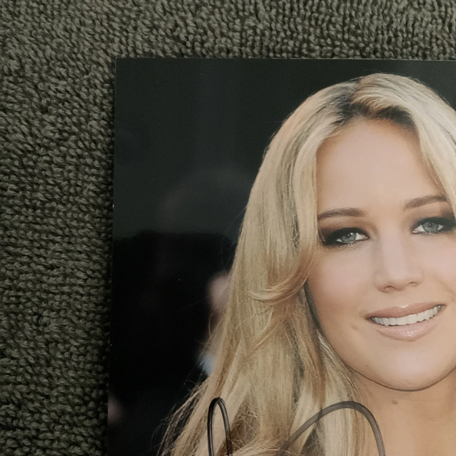 jennifer lawrence — JENNIFER LAWRENCE HUNGER GAMES AUTOGRAPHED SIGNED GLOSSY 4x6 PHOTO NO COA, image 2