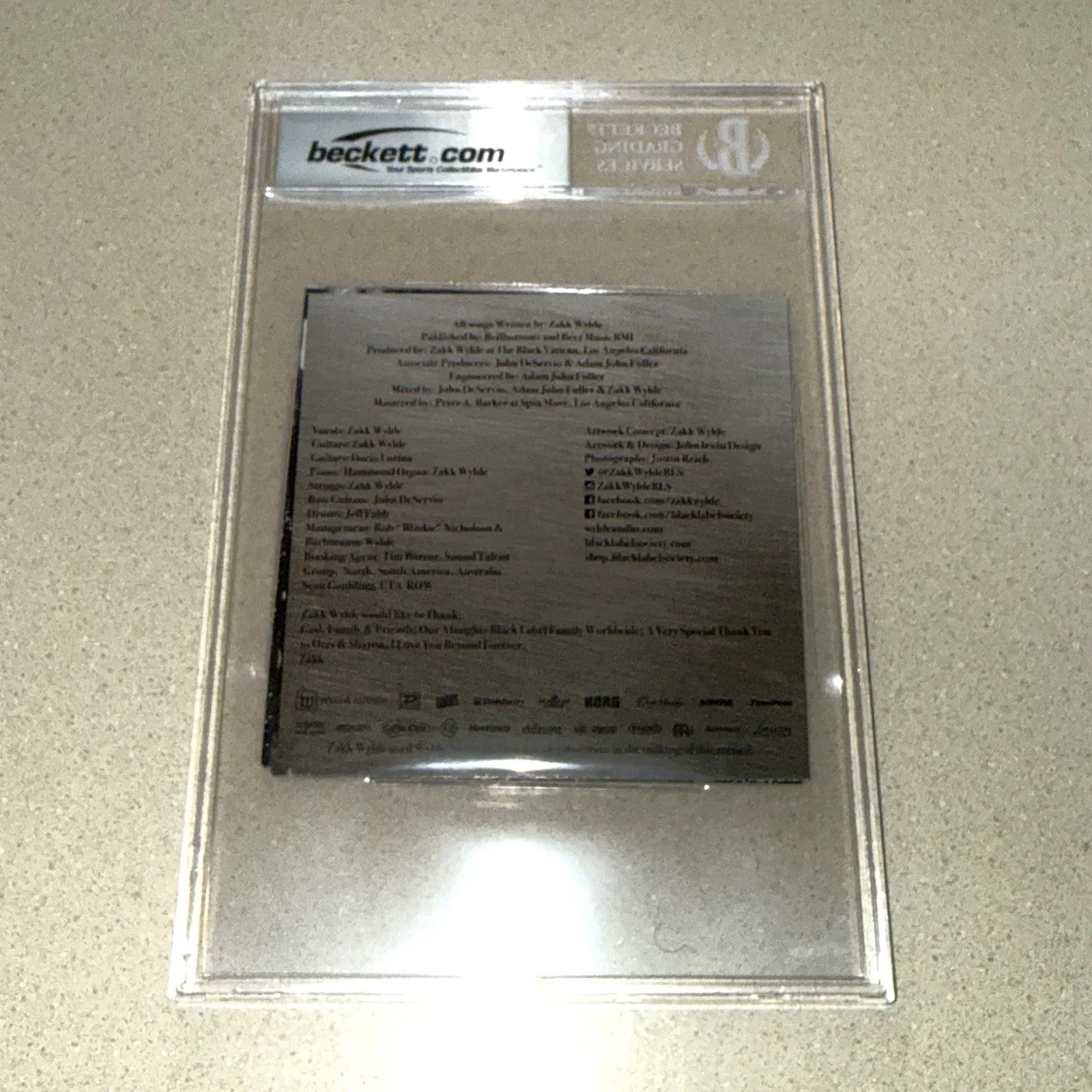 ZAKK WYLDE BLACK LABEL SOCIETY signed autographed DOOM CREW CD BOOK BECKETT SLAB, image 3