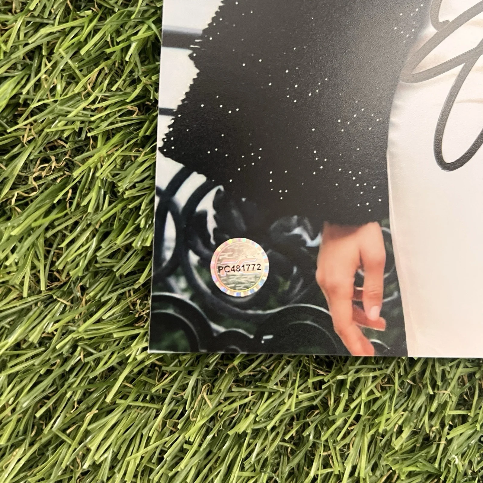 Zendaya Hand Signed Photo 8x10 Autograph Spider-Man MJ Marvel Actress COA, изображение 4