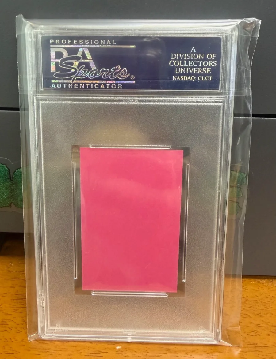 kim kardashian — KIM KARDASHIAN SIGNED ON 1.5x2in. CUT AUTO SLABBED PSA/DNA Autograph, изображение 2