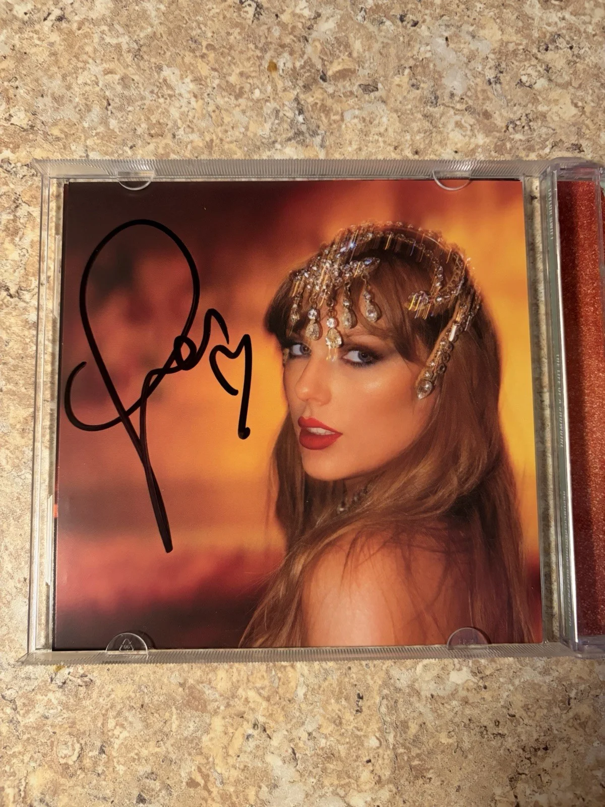 Taylor Swift The Life of a Showgirl CD with Autographed Insert, изображение 2