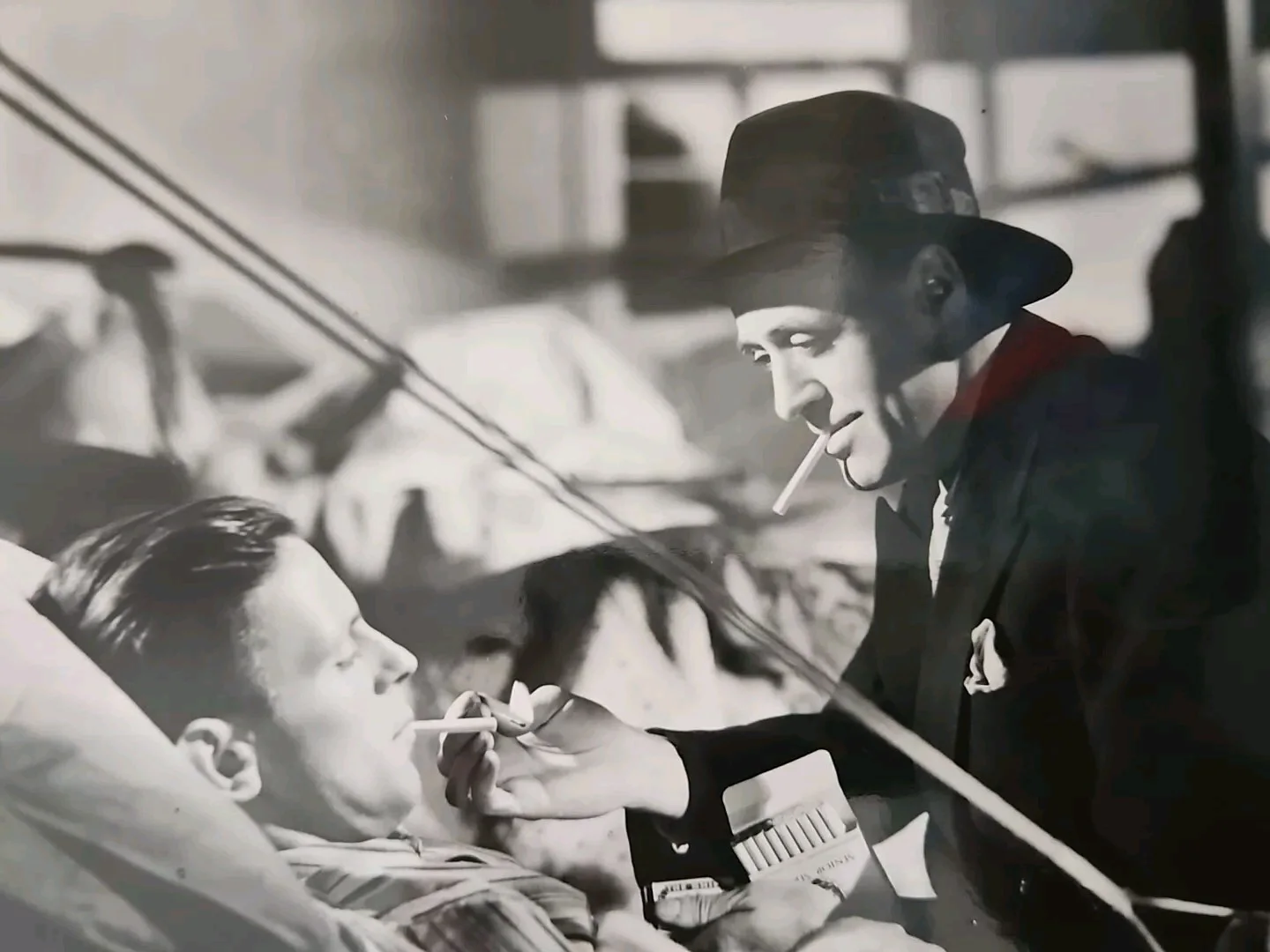 Green For Danger 1946 Alastair Sim smoking cigarette Film Noir Original Photo, изображение 3