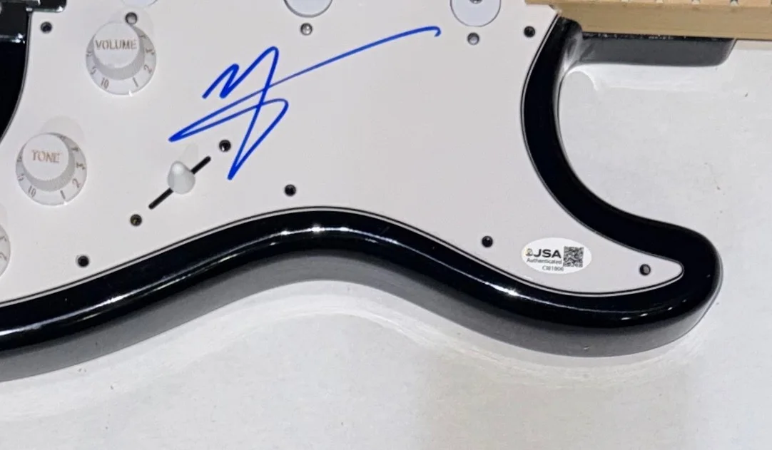 Vince Neil Motley Crue Signed Autograph Electric Guitar Band Lead Singer JSA COA, изображение 4
