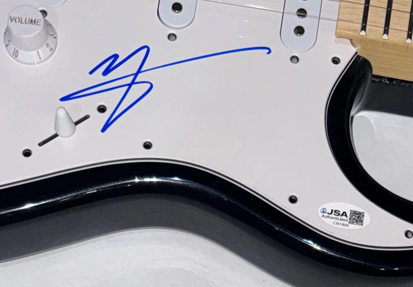 Vince Neil Motley Crue Signed Autograph Electric Guitar Band Lead Singer JSA COA, изображение 5