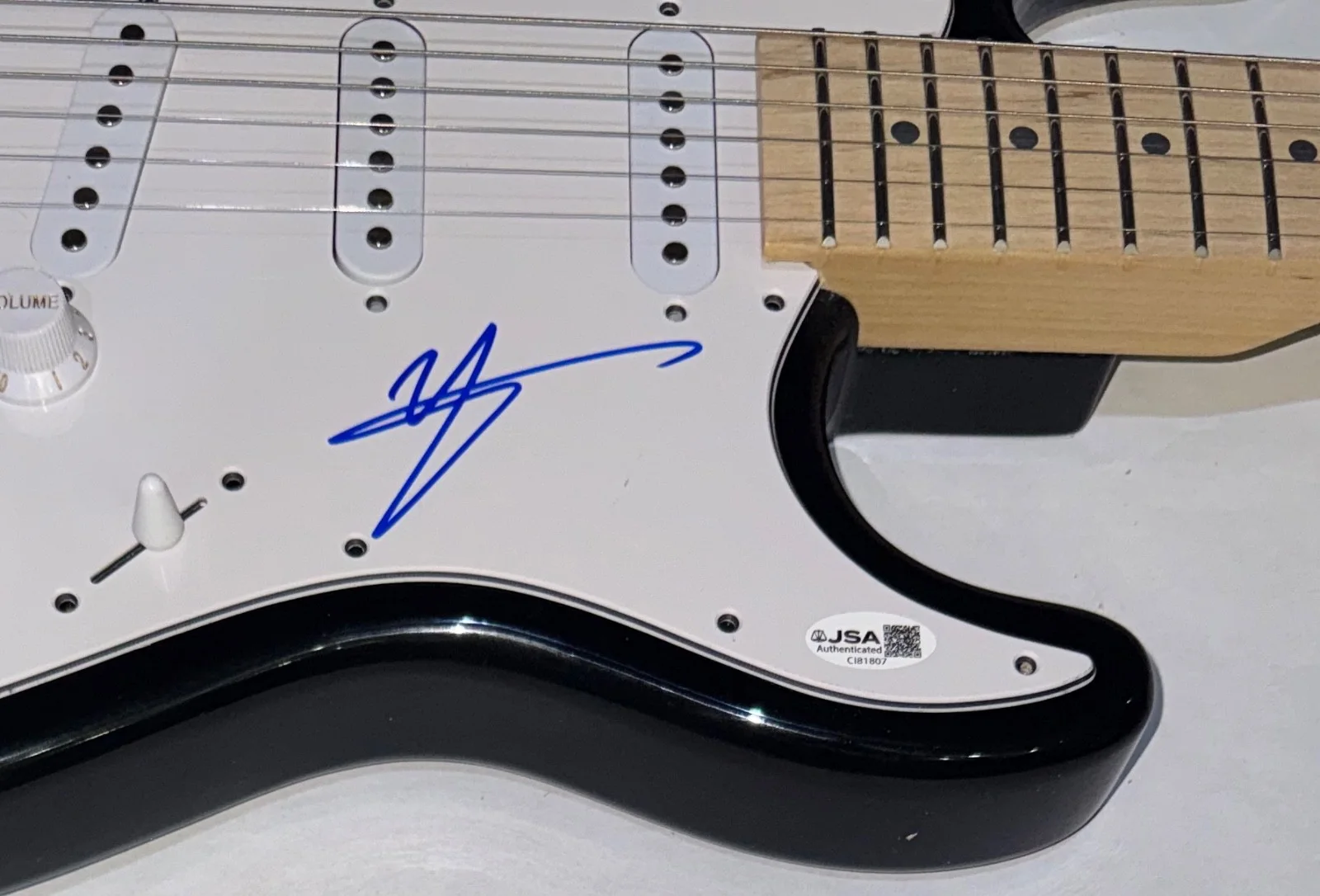 Vince Neil Motley Crue Signed Autograph Electric Guitar Band Lead Singer JSA COA, изображение 5