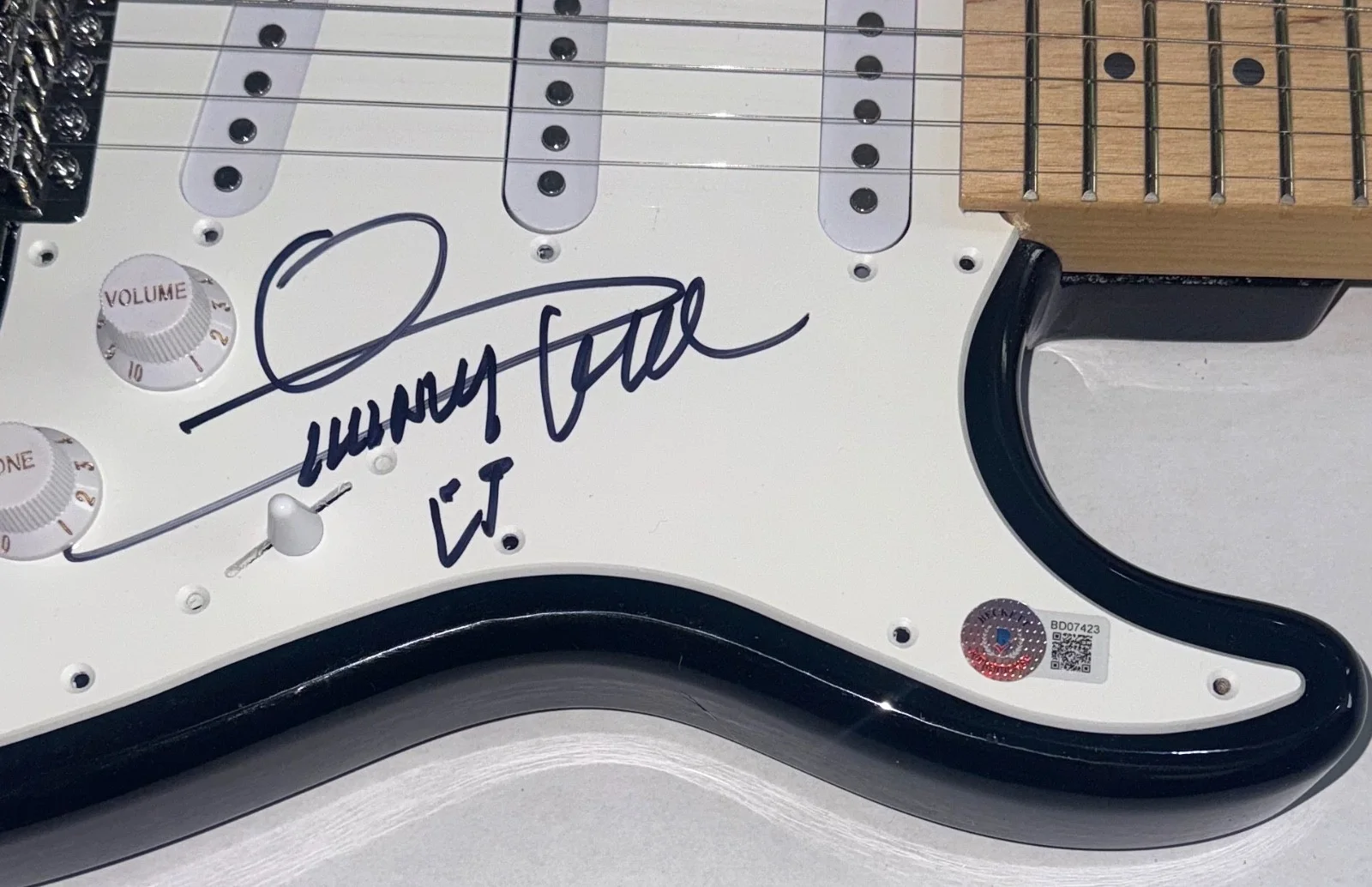 Quincy Jones Signed Autograph Electric Guitar Michael Jackson Thriller BAS COA, изображение 3