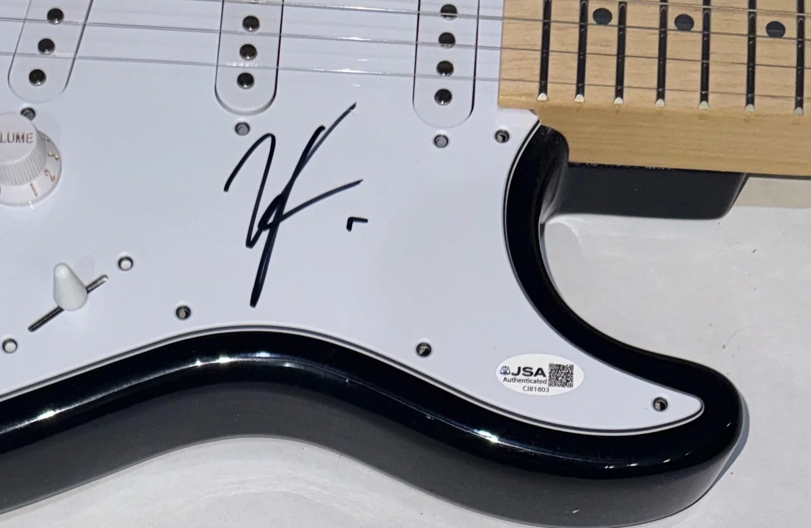 Vince Neil Motley Crue Signed Autograph Electric Guitar Band Lead Singer JSA COA, изображение 4