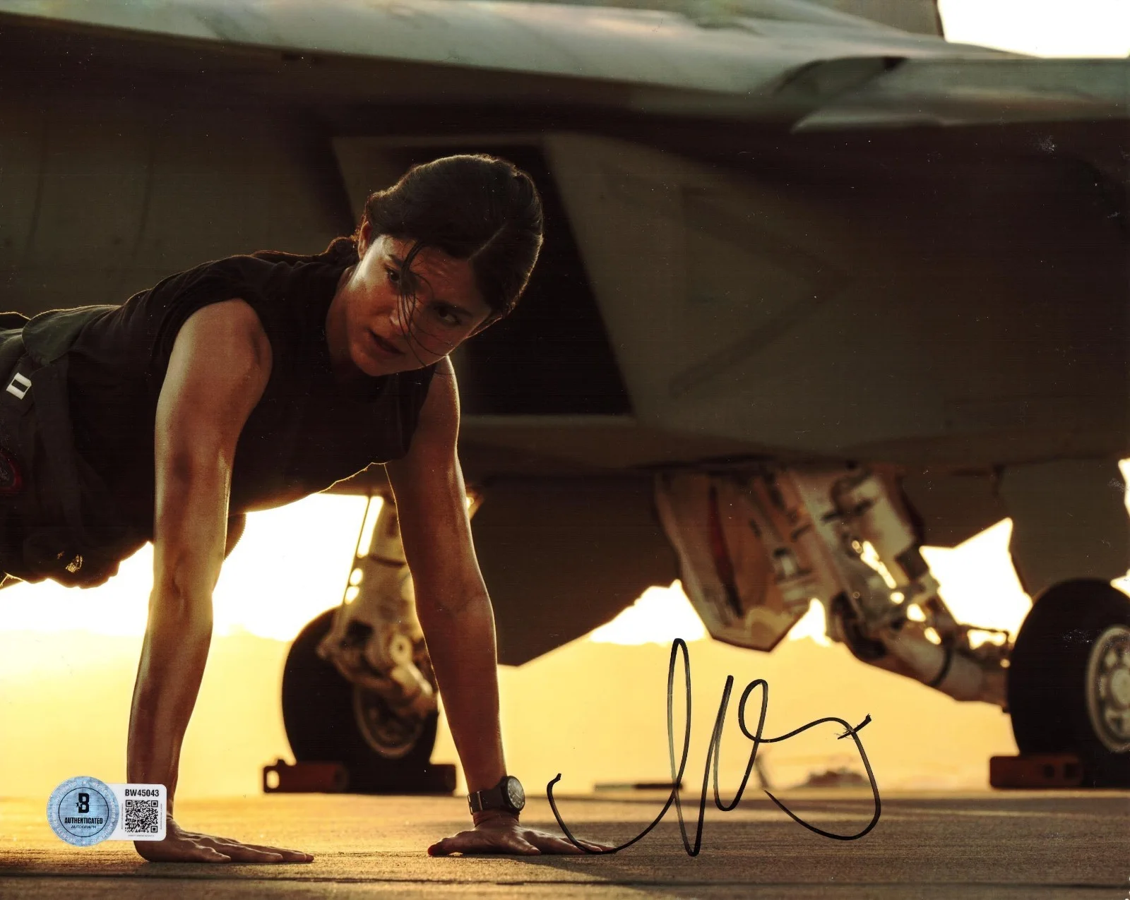 Monica Barbaro — Monica Barbaro Signed 8x10 Photo Top Gun Maverick Authentic Autograph Beckett