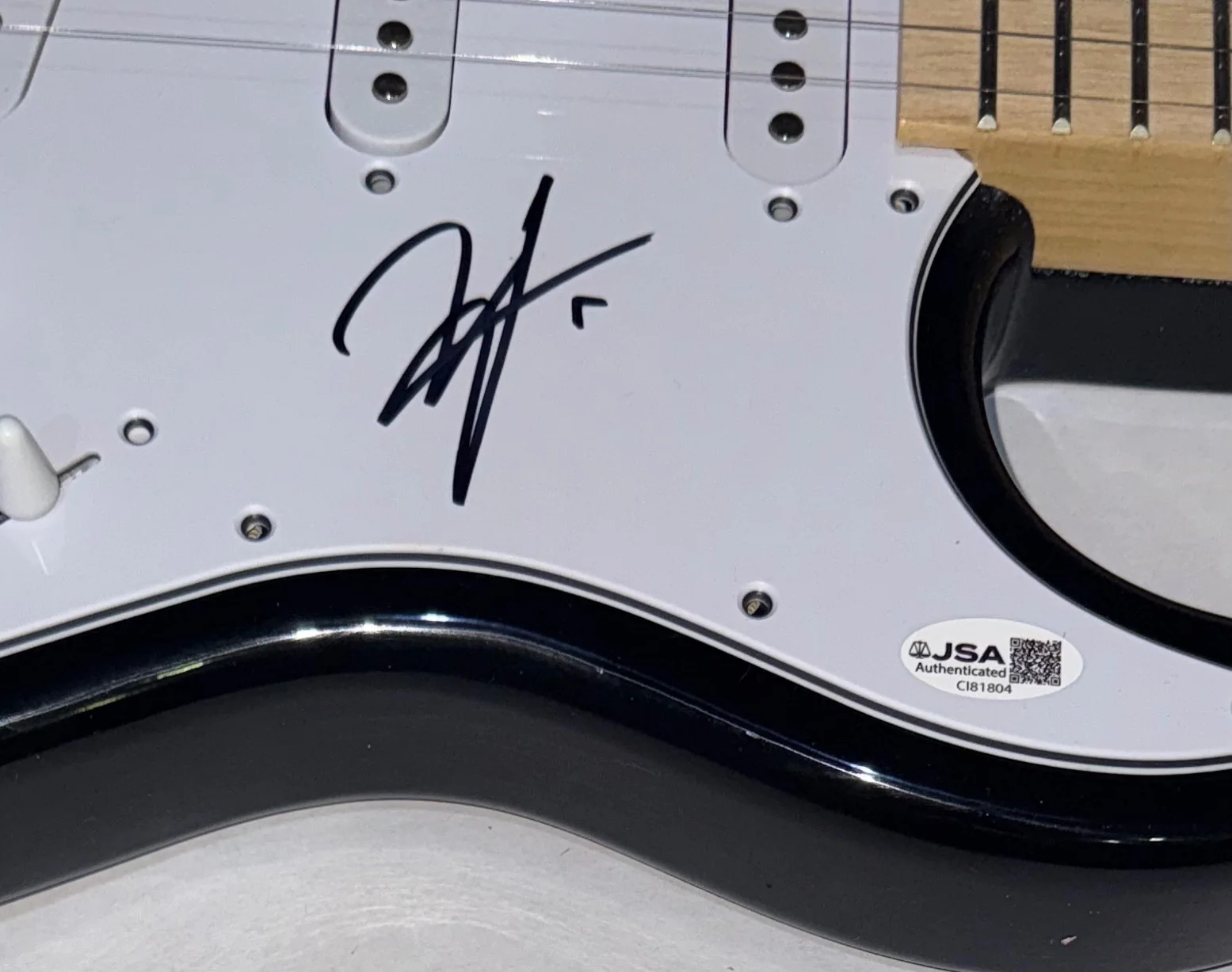 Vince Neil Motley Crue Signed Autograph Electric Guitar Band Lead Singer JSA COA, изображение 4