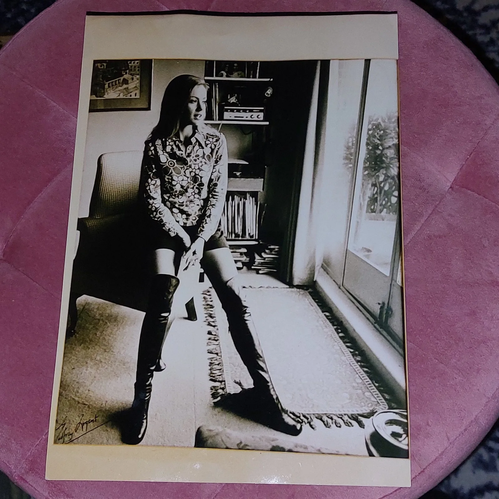 Vintage Hayley Mills 60s Mod Fashion Photo - Floral Shirt & Go-Go Boots, изображение 3