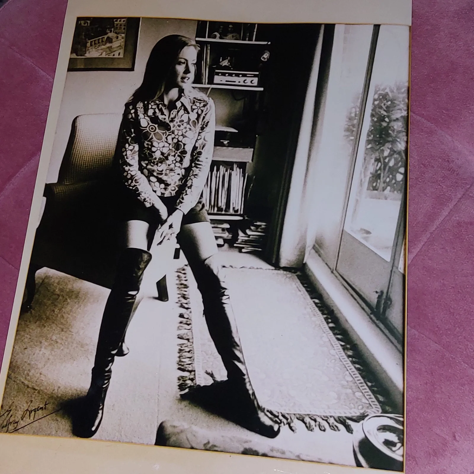 Vintage Hayley Mills 60s Mod Fashion Photo - Floral Shirt & Go-Go Boots, изображение 4