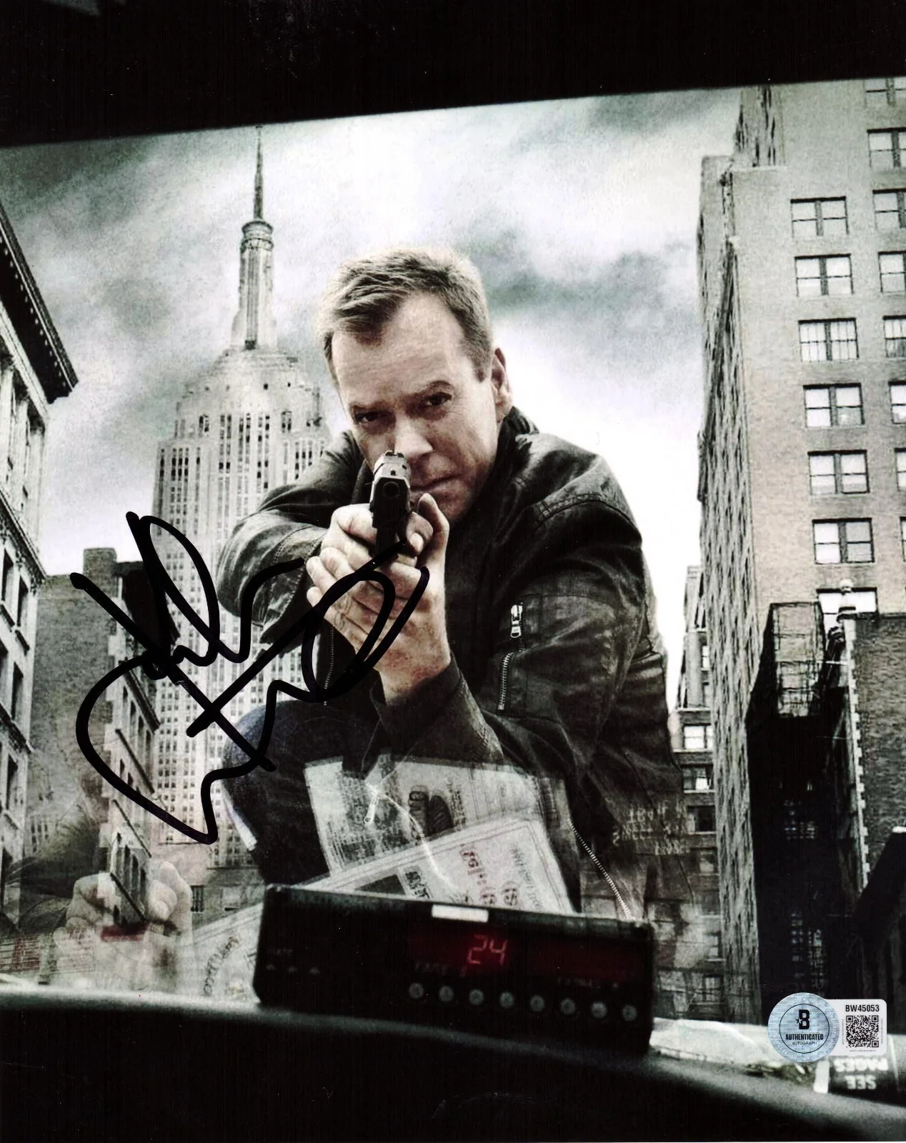 Kiefer Sutherland — Kiefer Sutherland Signed 8x10 Photo 24 Jack Bauer Authentic Autograph Beckett