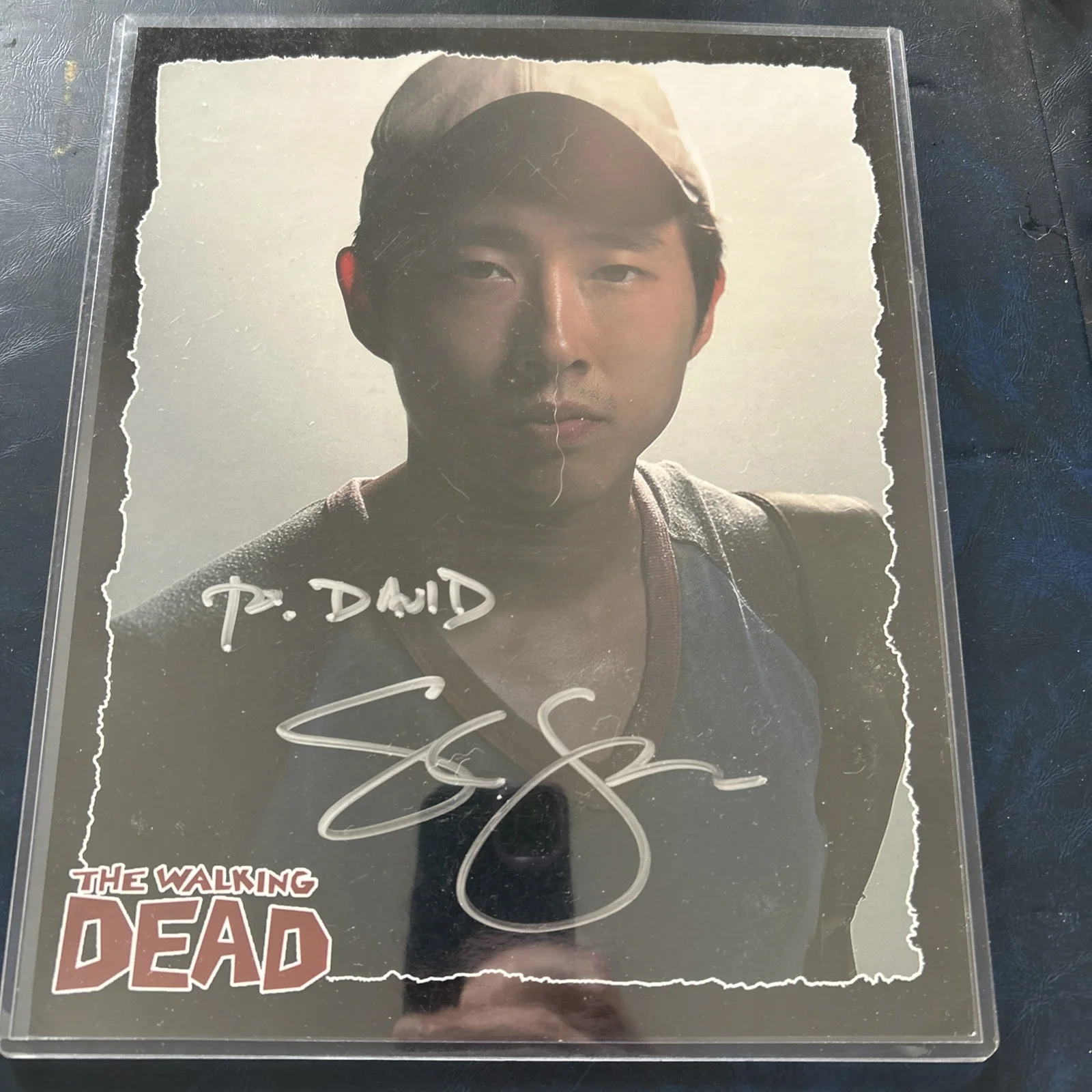 Steven Yuen — STEVEN YEUN Signed Autographed 8x10 THE WALKING DEAD GLENN RHEE Photo