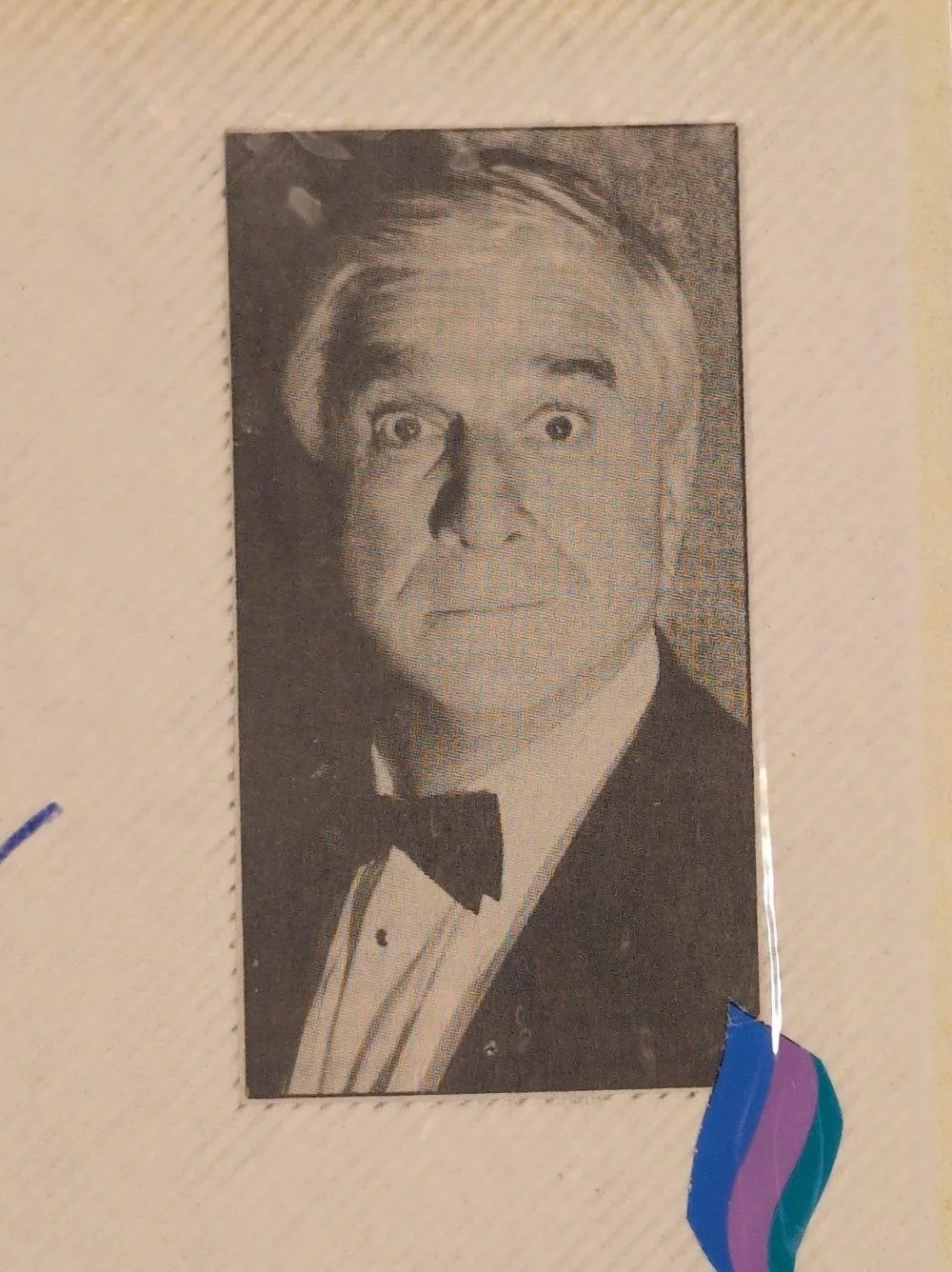Leslie Nielsen Signed Autograph Photo Collage Scrapbook Page Memorabilia, изображение 5